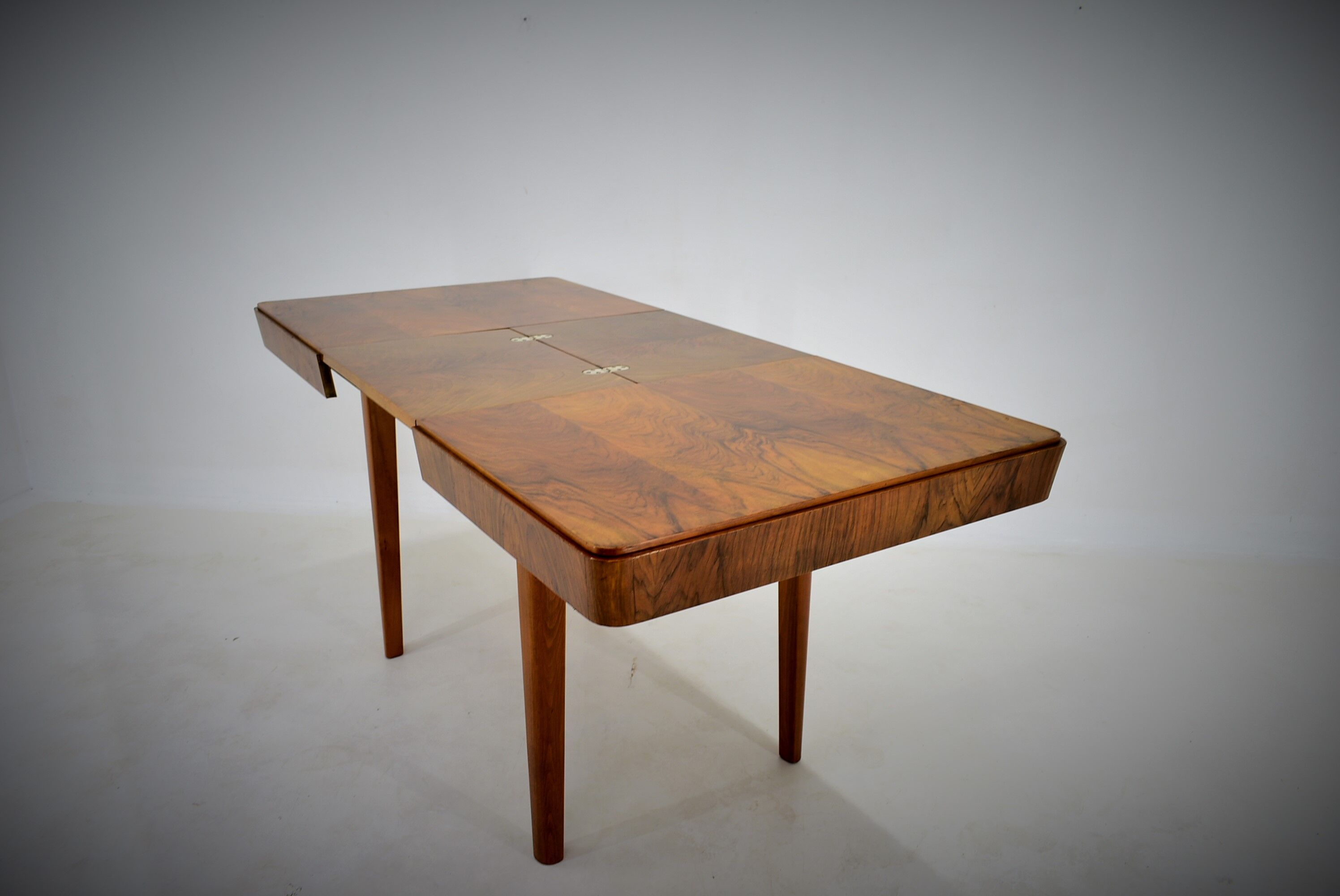Table à manger extensible Jindřich Halabala pour UP Zavody, années 1950