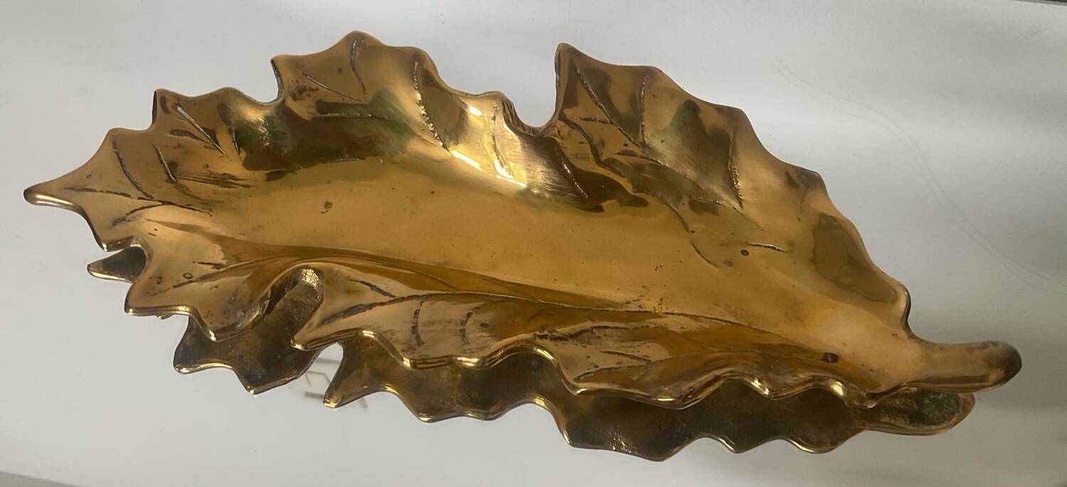 Vintage solid bronze leaf pocket emptier