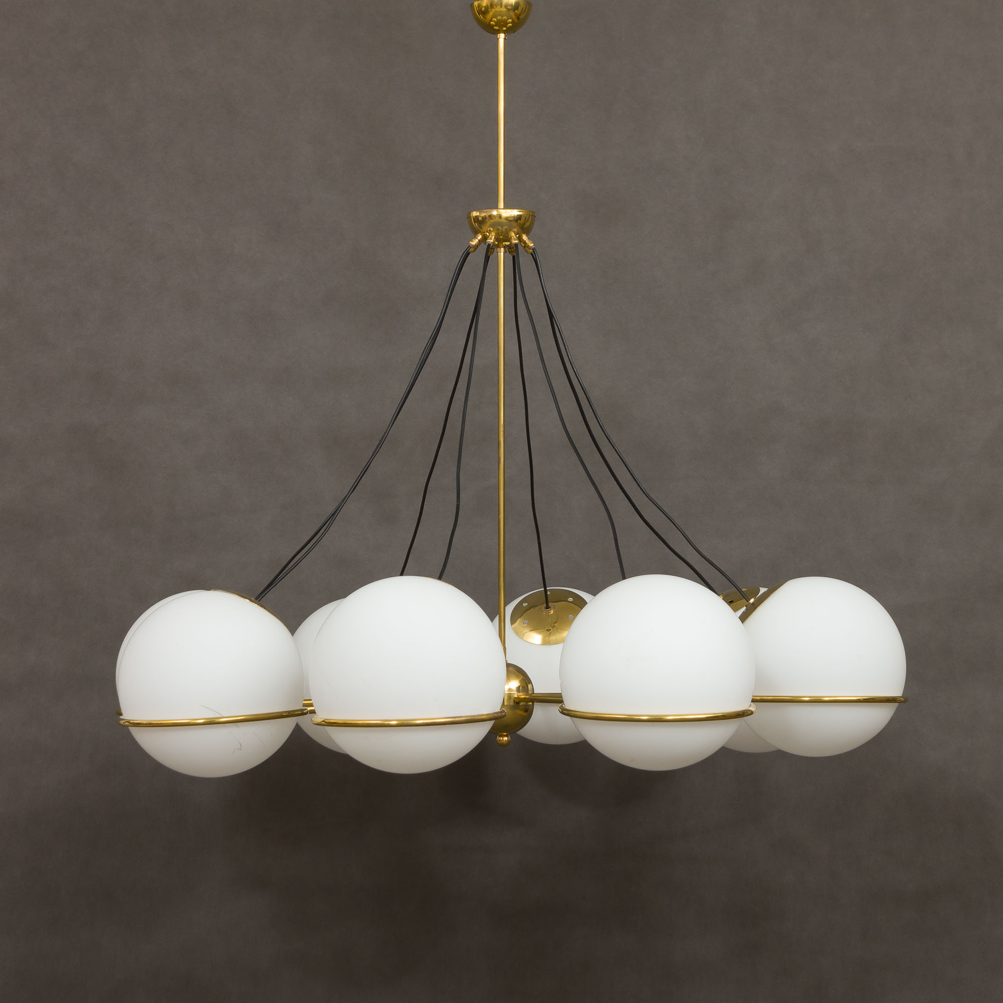 Italian brass chandelier with 8 opaline glass globes