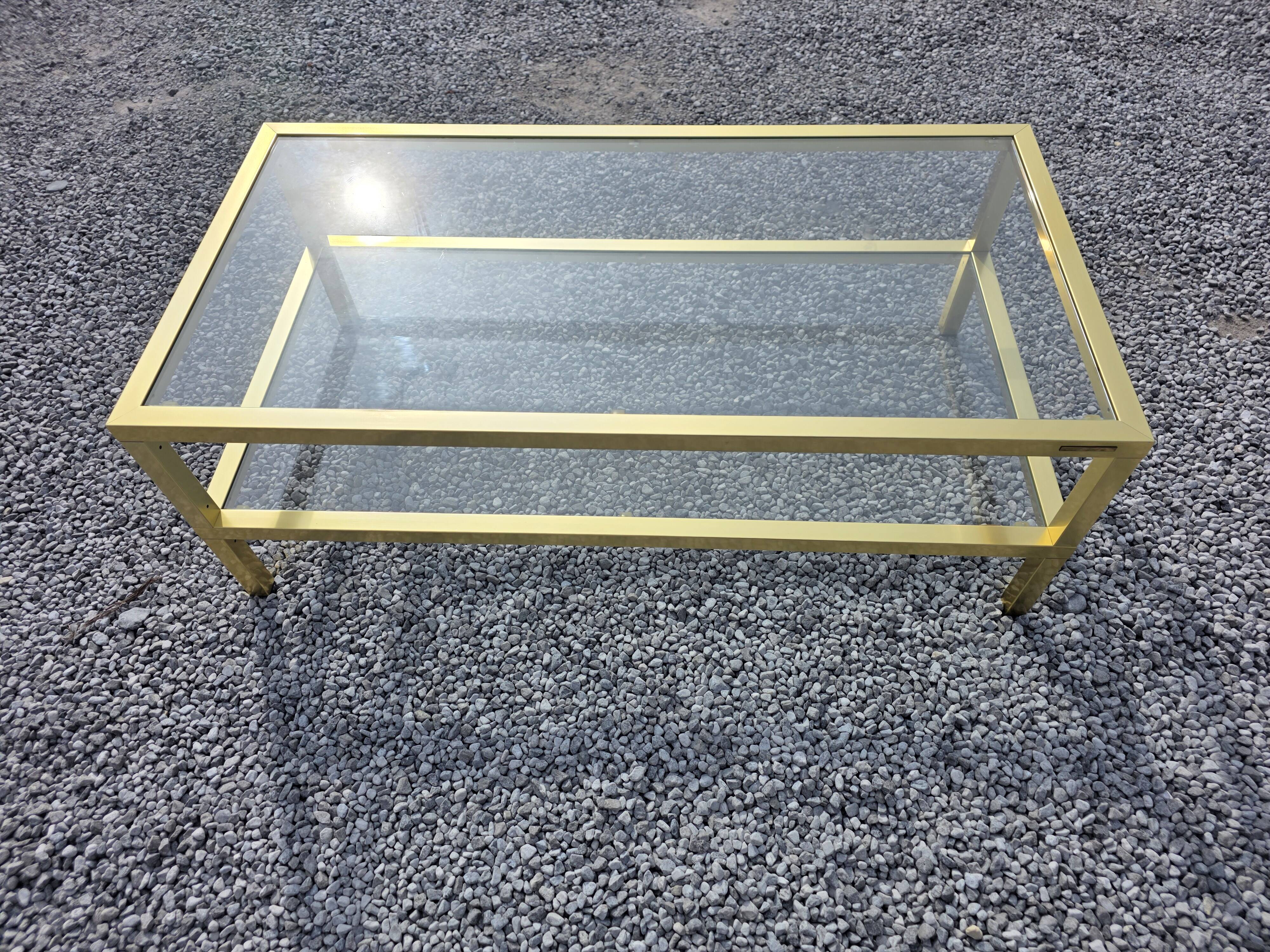 Table basse Pierre Vandel en métal doré brossé années 70