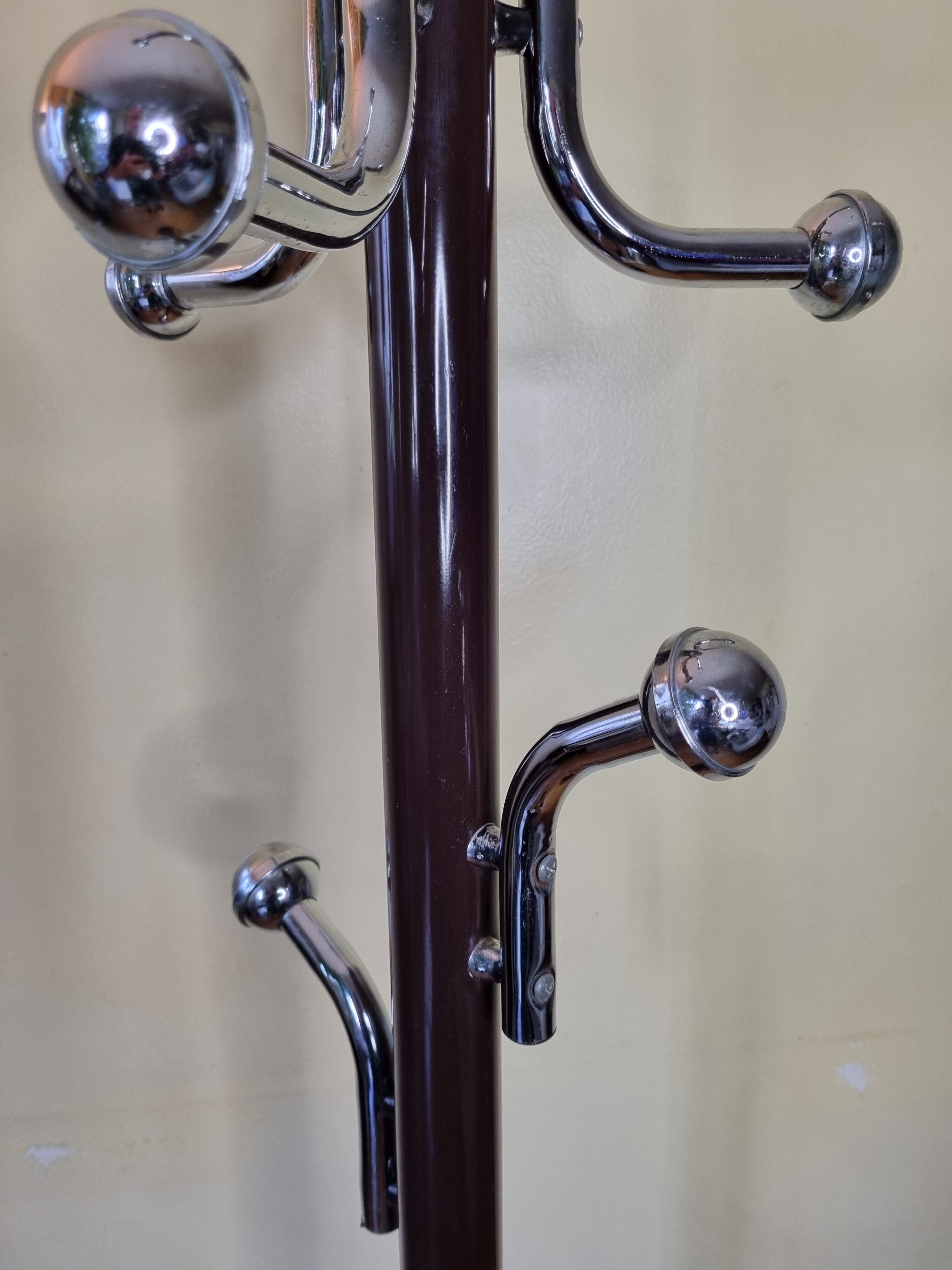 Portemanteau sur pied vintage en métal laqué, années 70