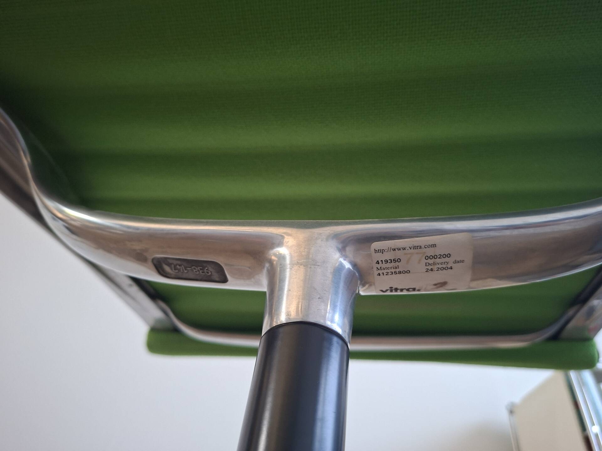 Vitra Eames 105 aluminium group