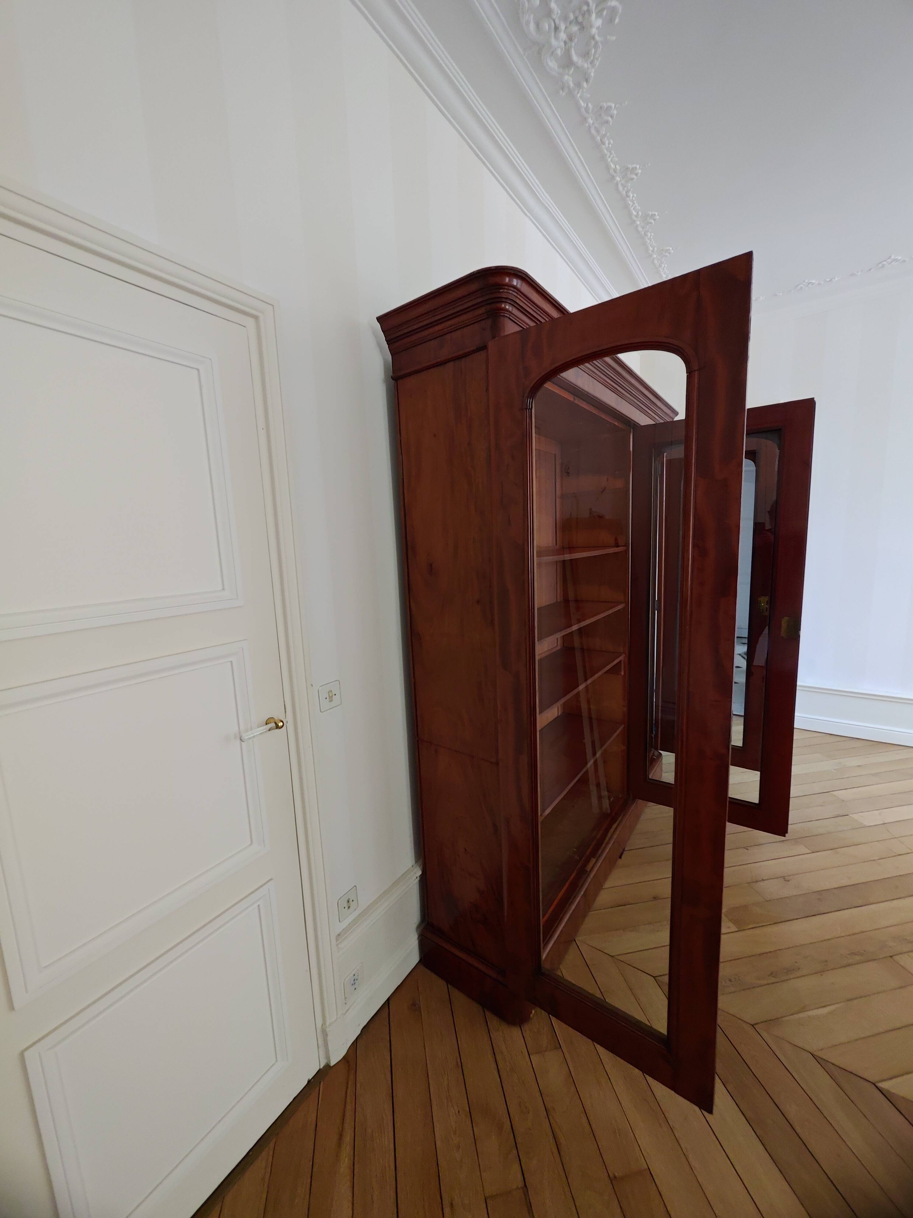 Display cabinet and china cabinet