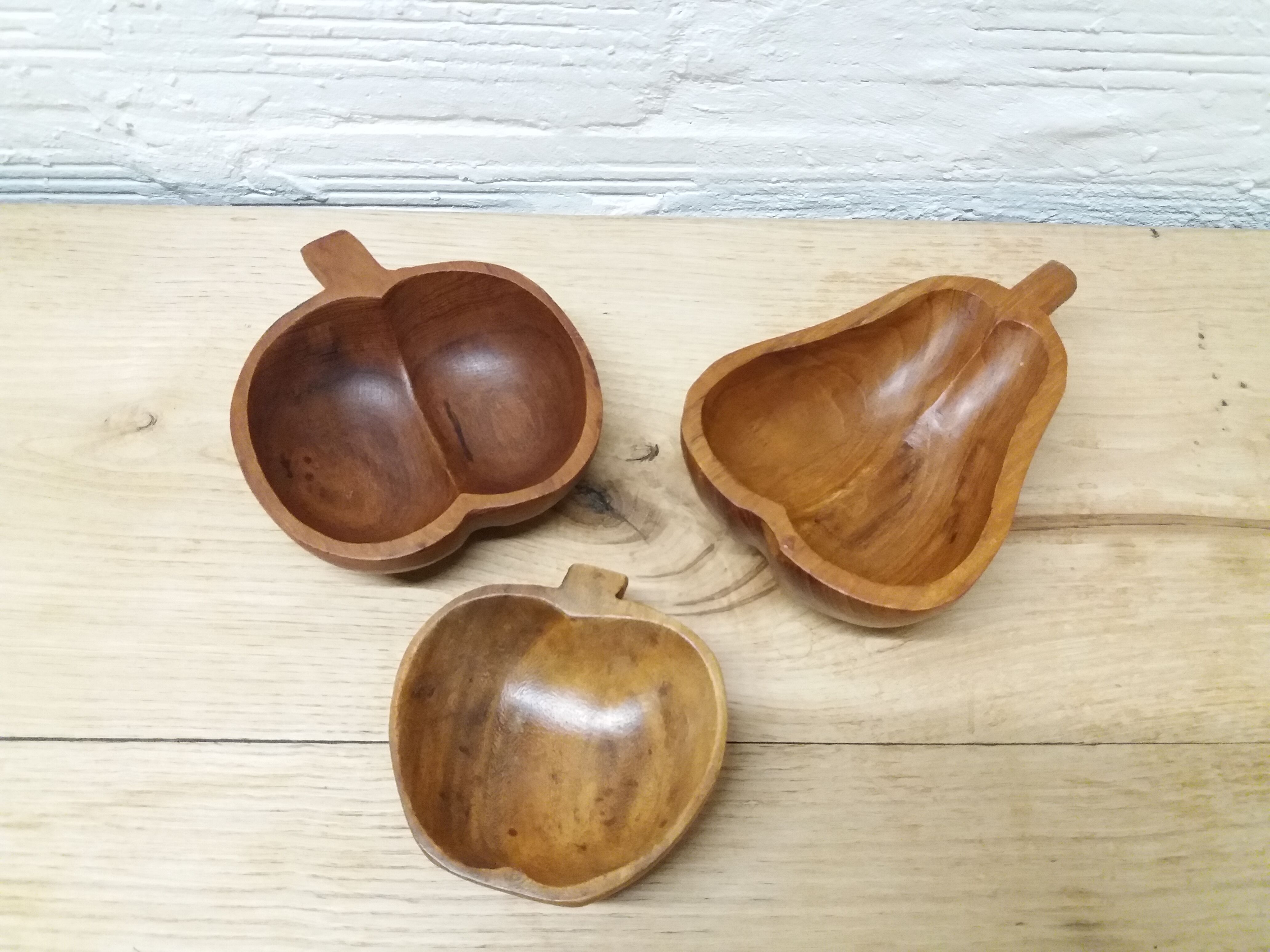 Set 3 cups in wood apples and pear