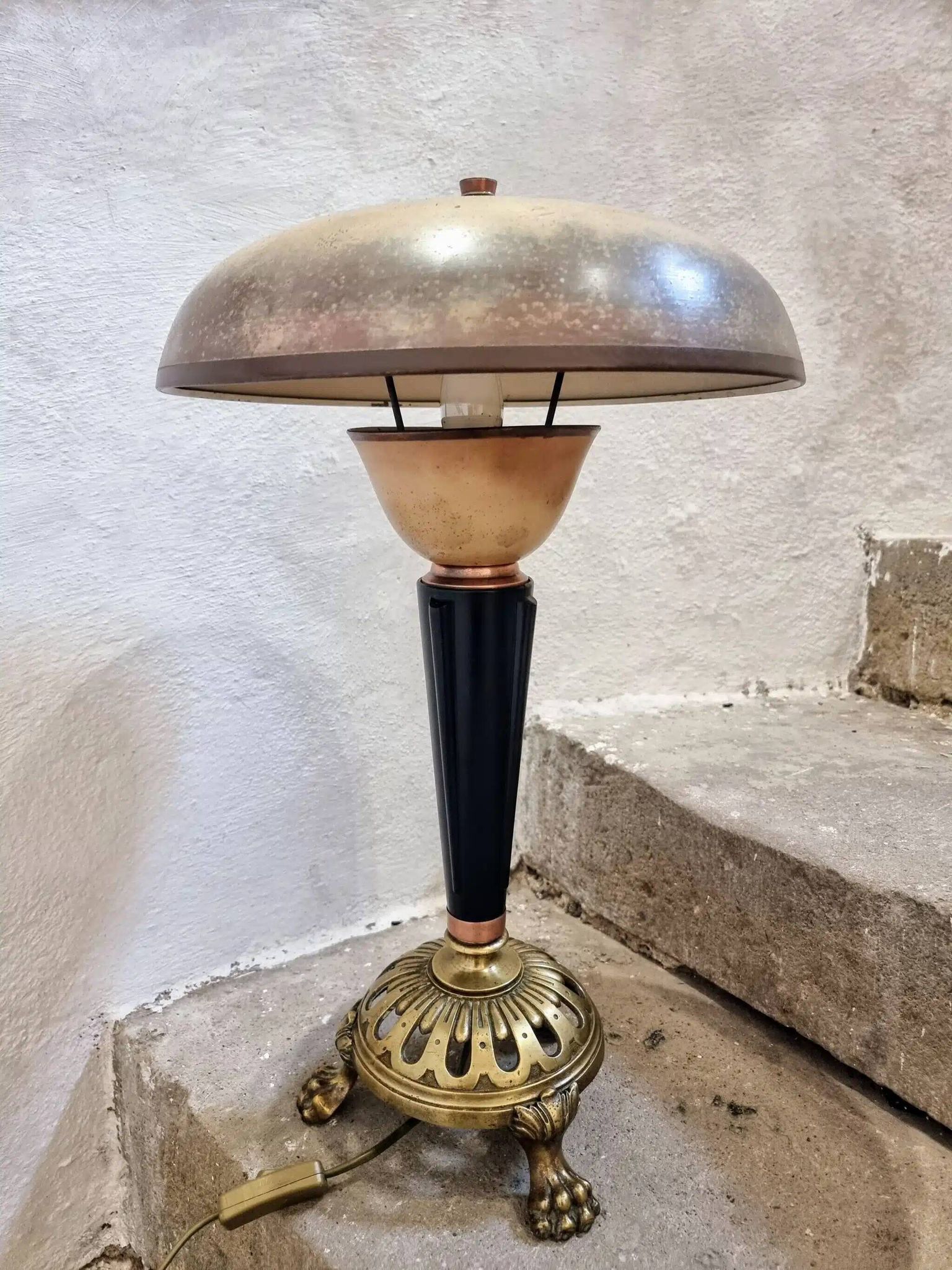 Lampe de table art déco vintage – cuivre, laiton et bakélite – abat-jour champignon – années 1920
