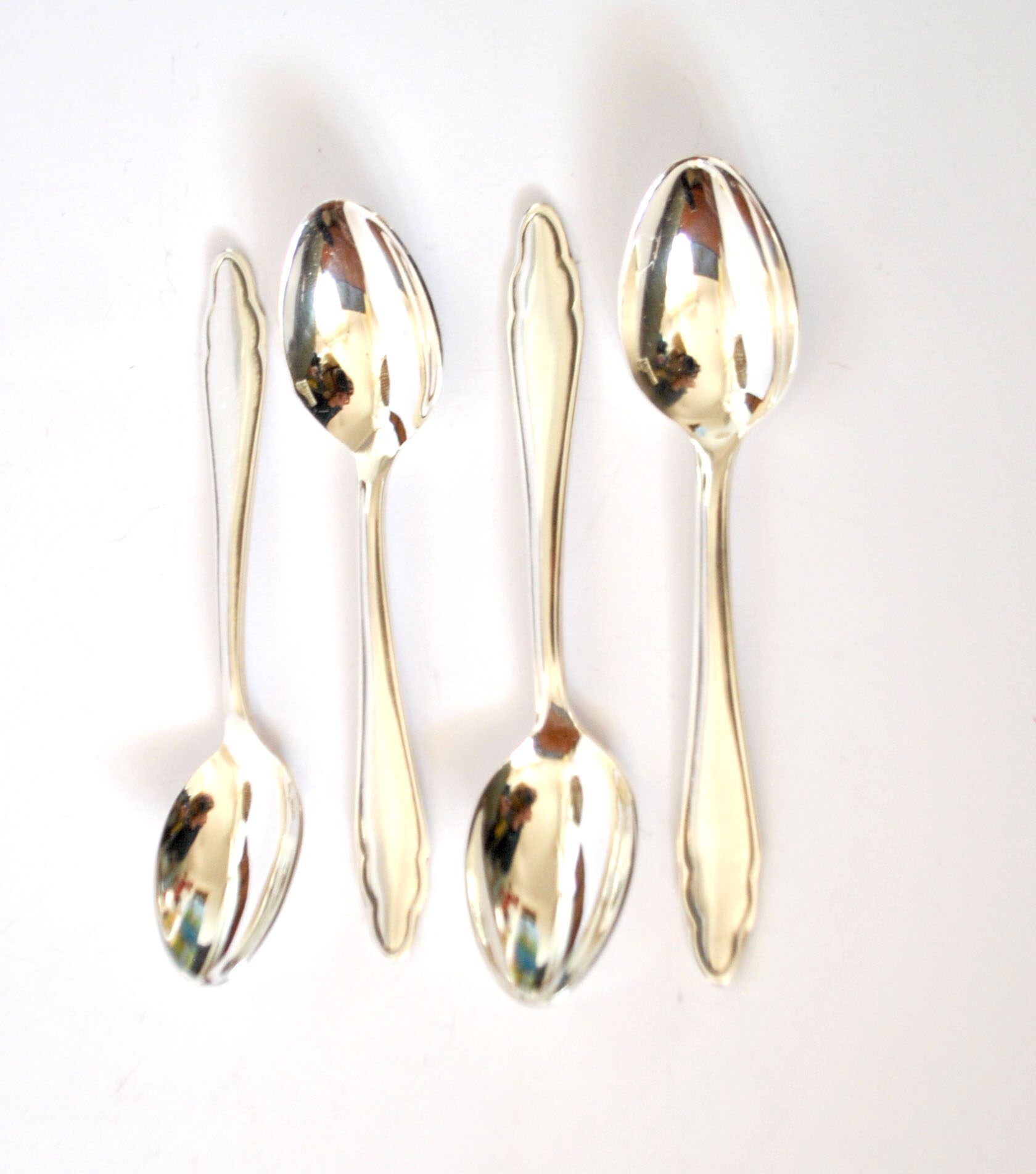DEETJEN Set of 4 silver-plated metal coffee mocha spoons in modernist design