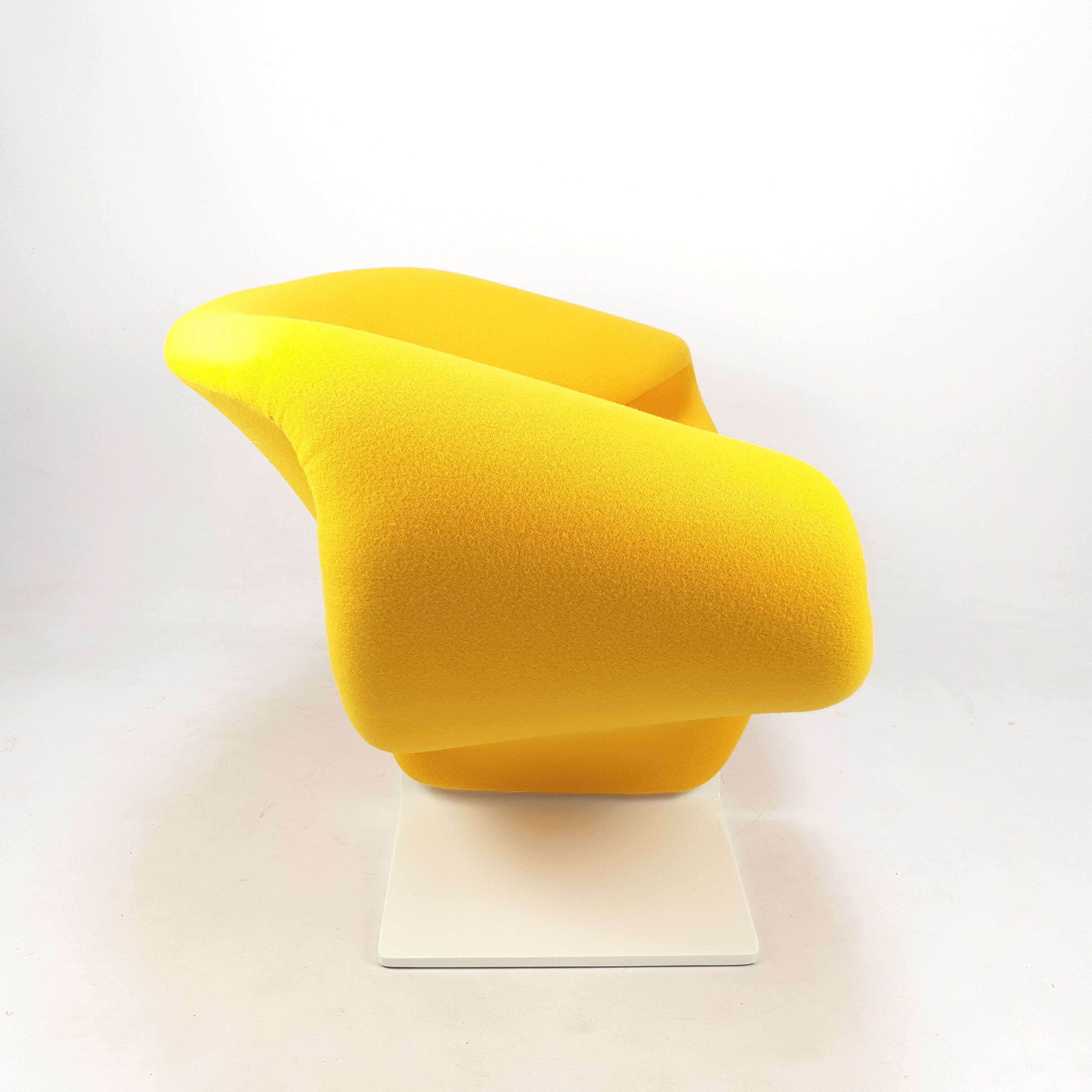 Ribbon Chair by Pierre Paulin for Artifort, 1960's