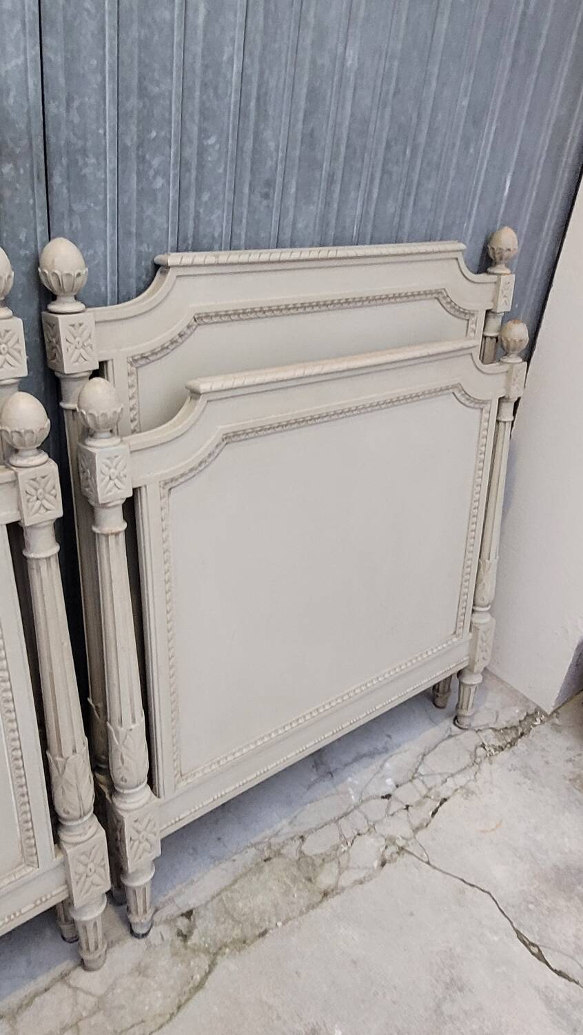 Pair of antique Louis XVI style beds with patina - 1900s