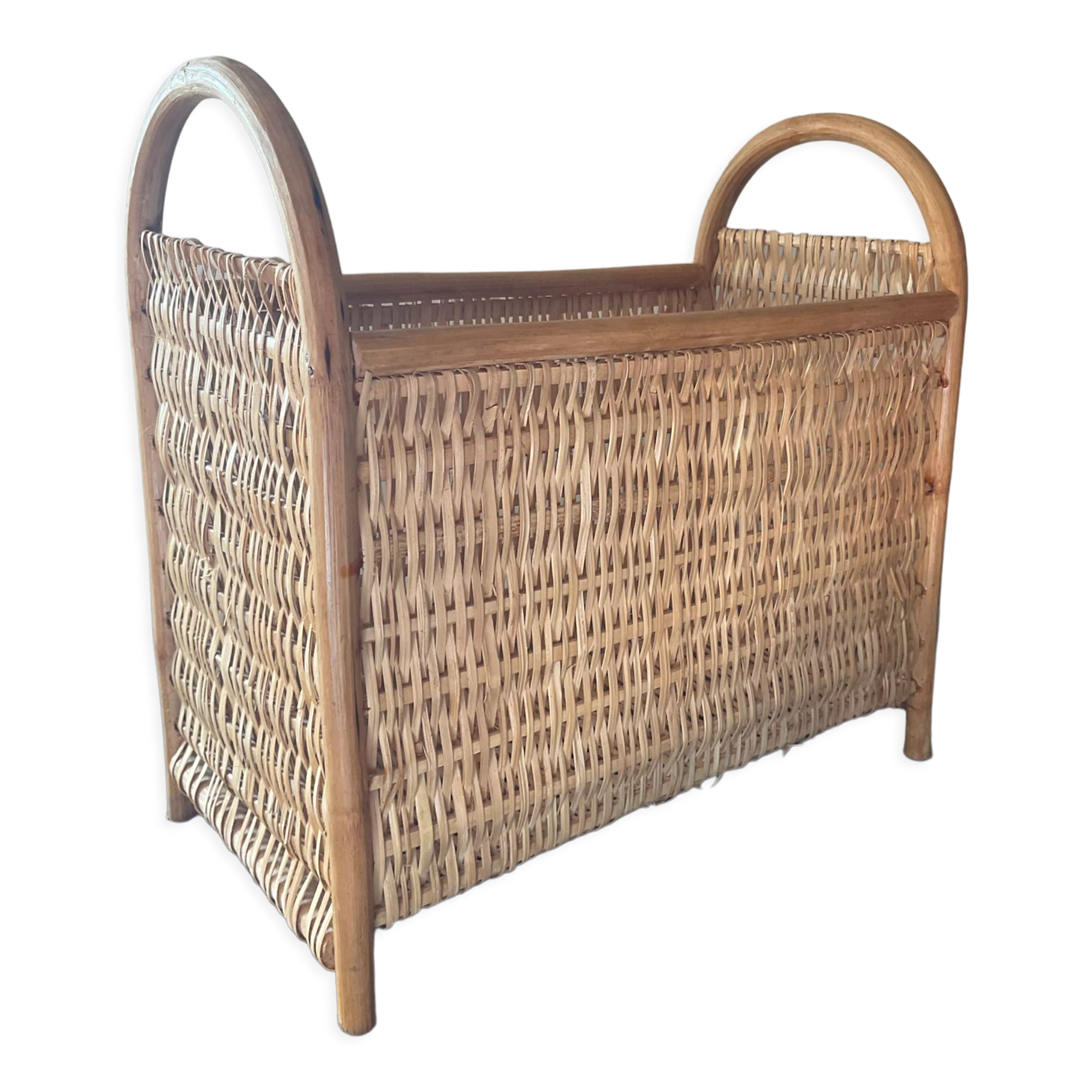 Vintage magazine rack in rattan and wicker