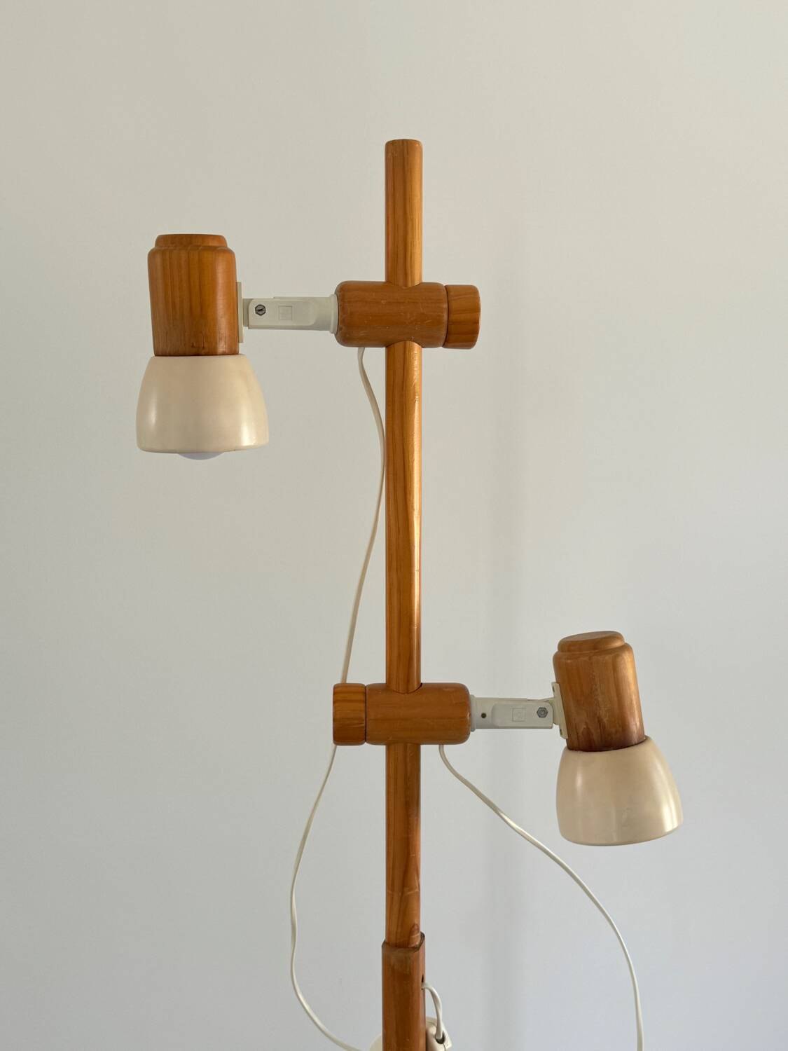 Lampadaire suédois en pin, design scandinave années 80