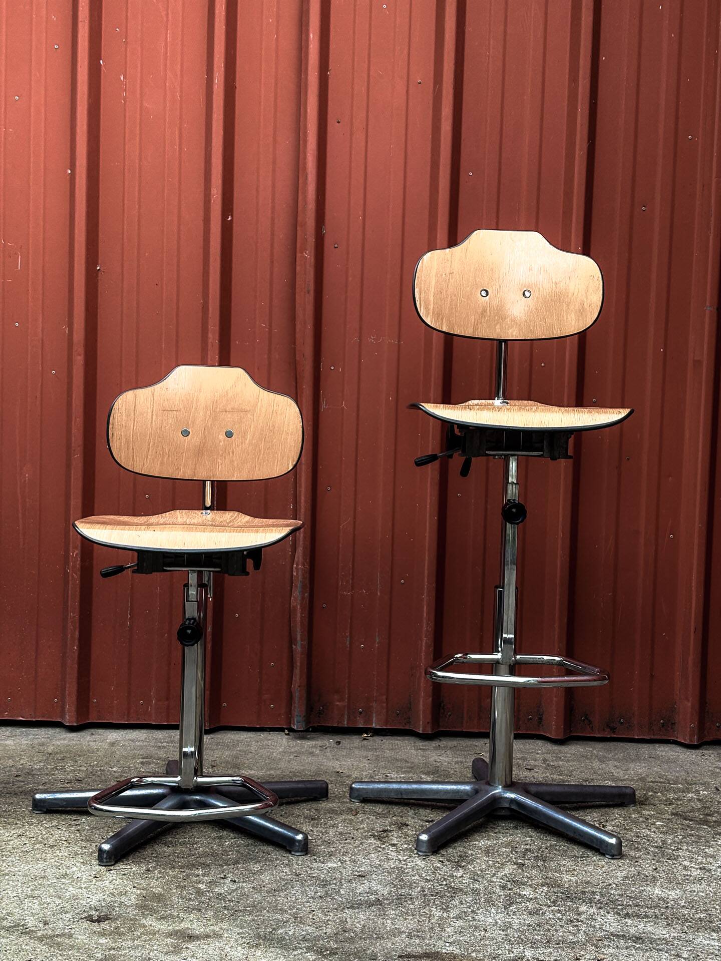 Paire de Chaises d’Atelier Vintage WERK SITZ – Icônes Industrielles