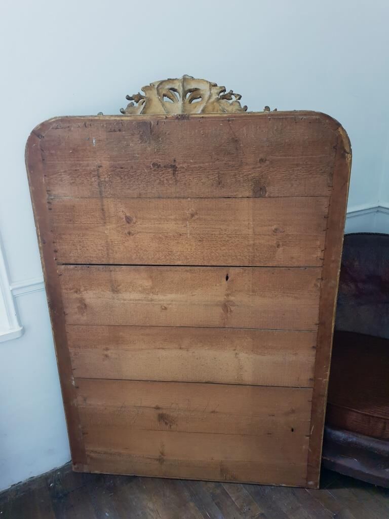 Golden mirror with pediment 98x151cm