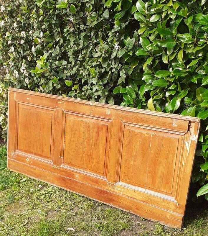 Low wall panelling 8.65m panelled with mouldings wainscoting skirting.