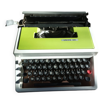 Union 320 typewriter