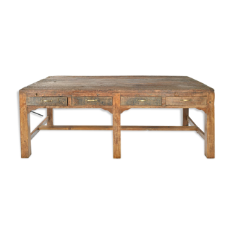 Table en bois à 8 tiroirs