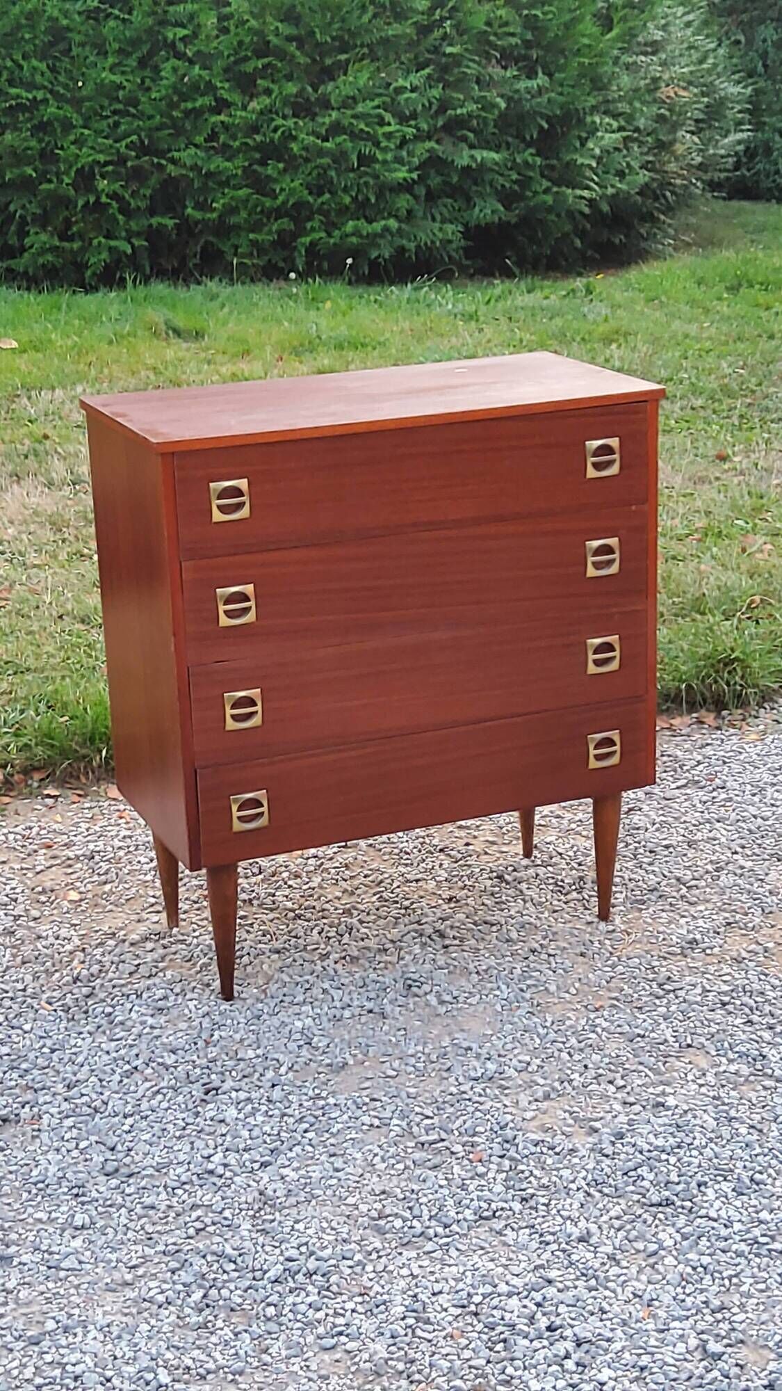 Vintage mahogany chest of drawers from the 60s conical feet 4 drawers