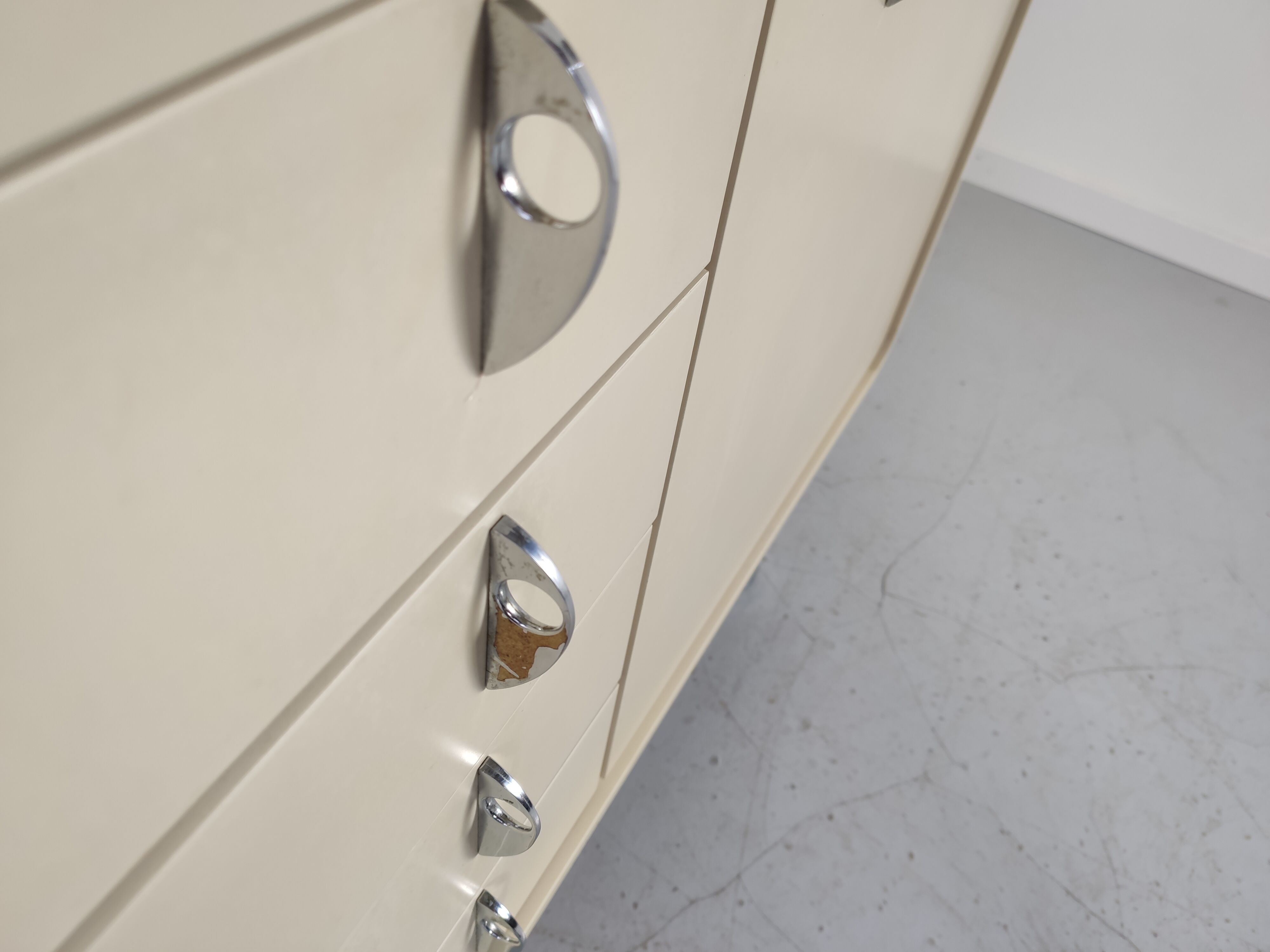 Vintage sideboard white space age 1970