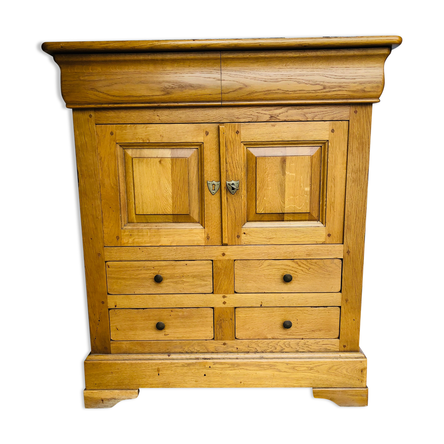 Entrance cabinet in light solid wood