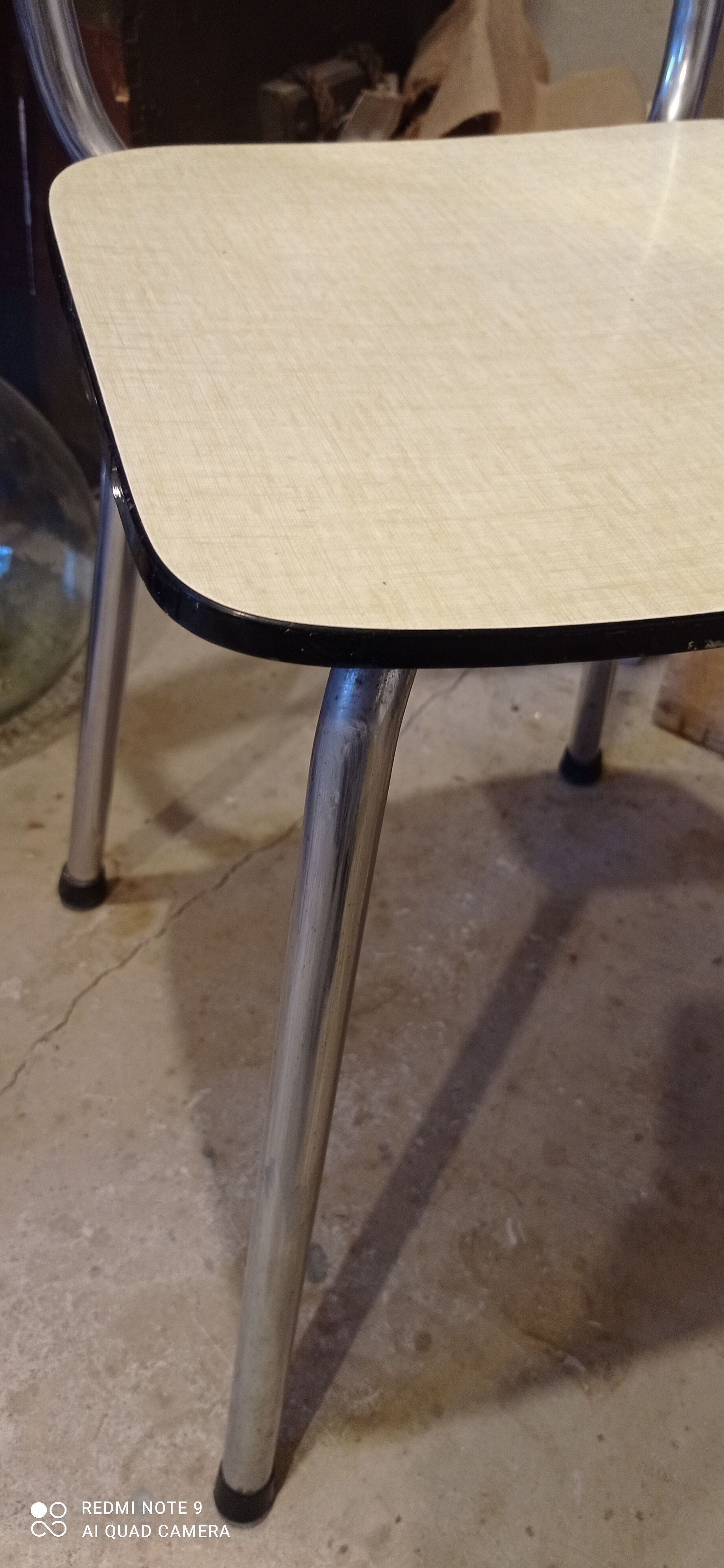 Chair anise formica