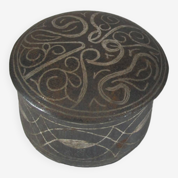 Small inlaid metal jewelry box