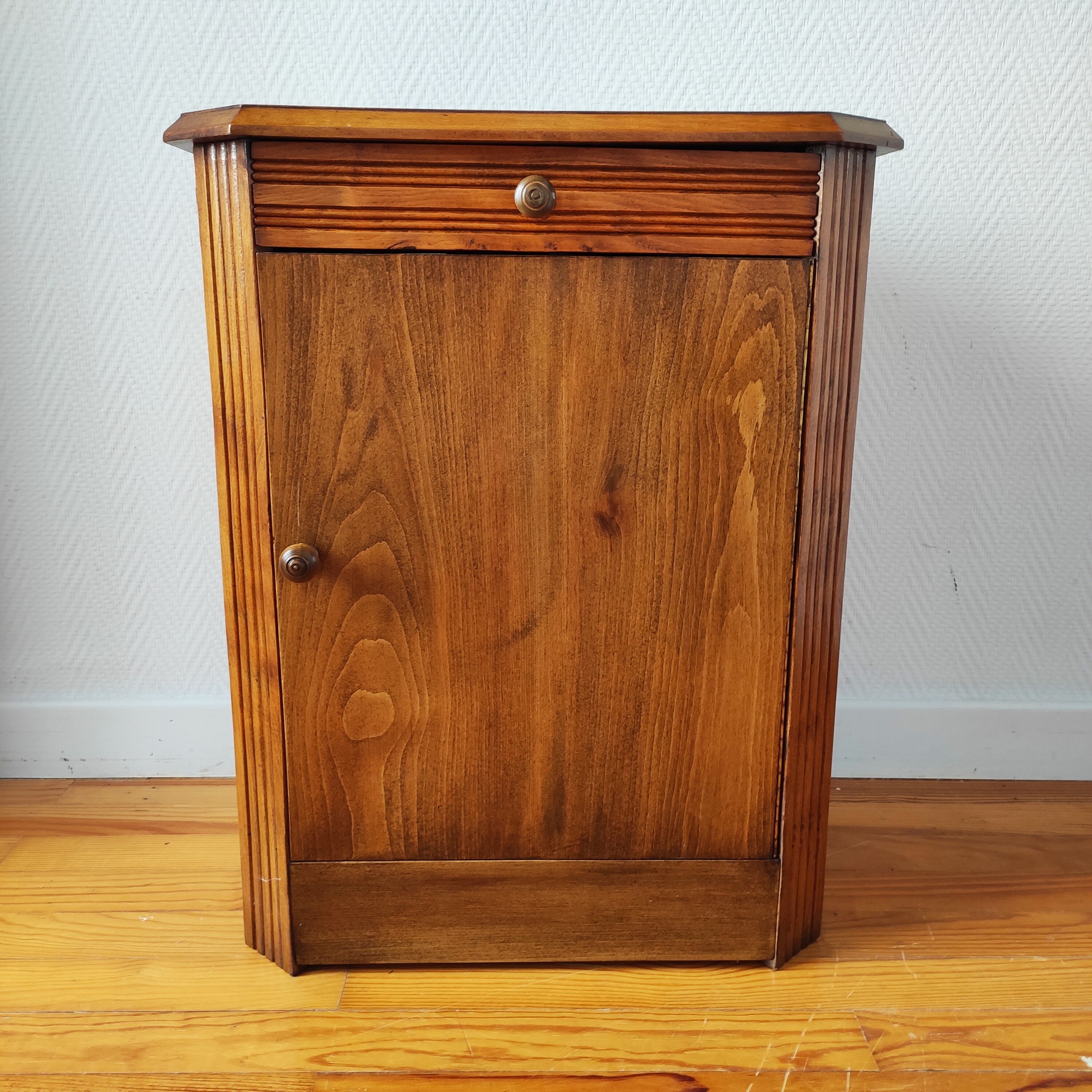 Art Deco style jam maker