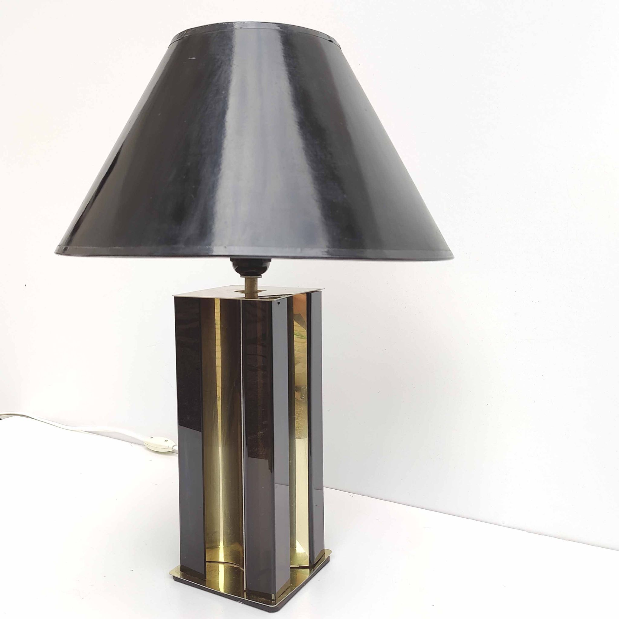 Lampe plexiglas et métal doré années 70