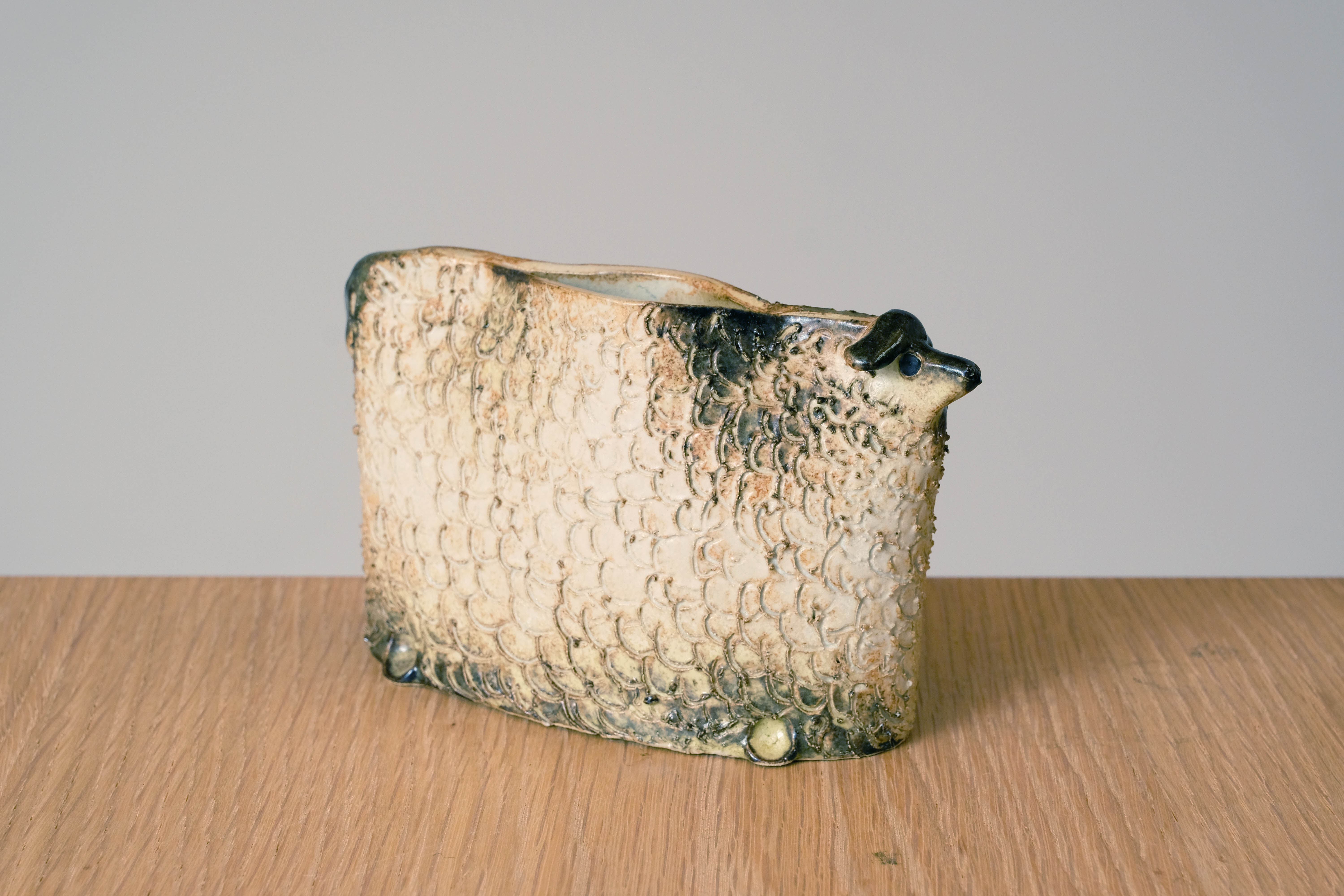 Sheep-shaped vase 1980's