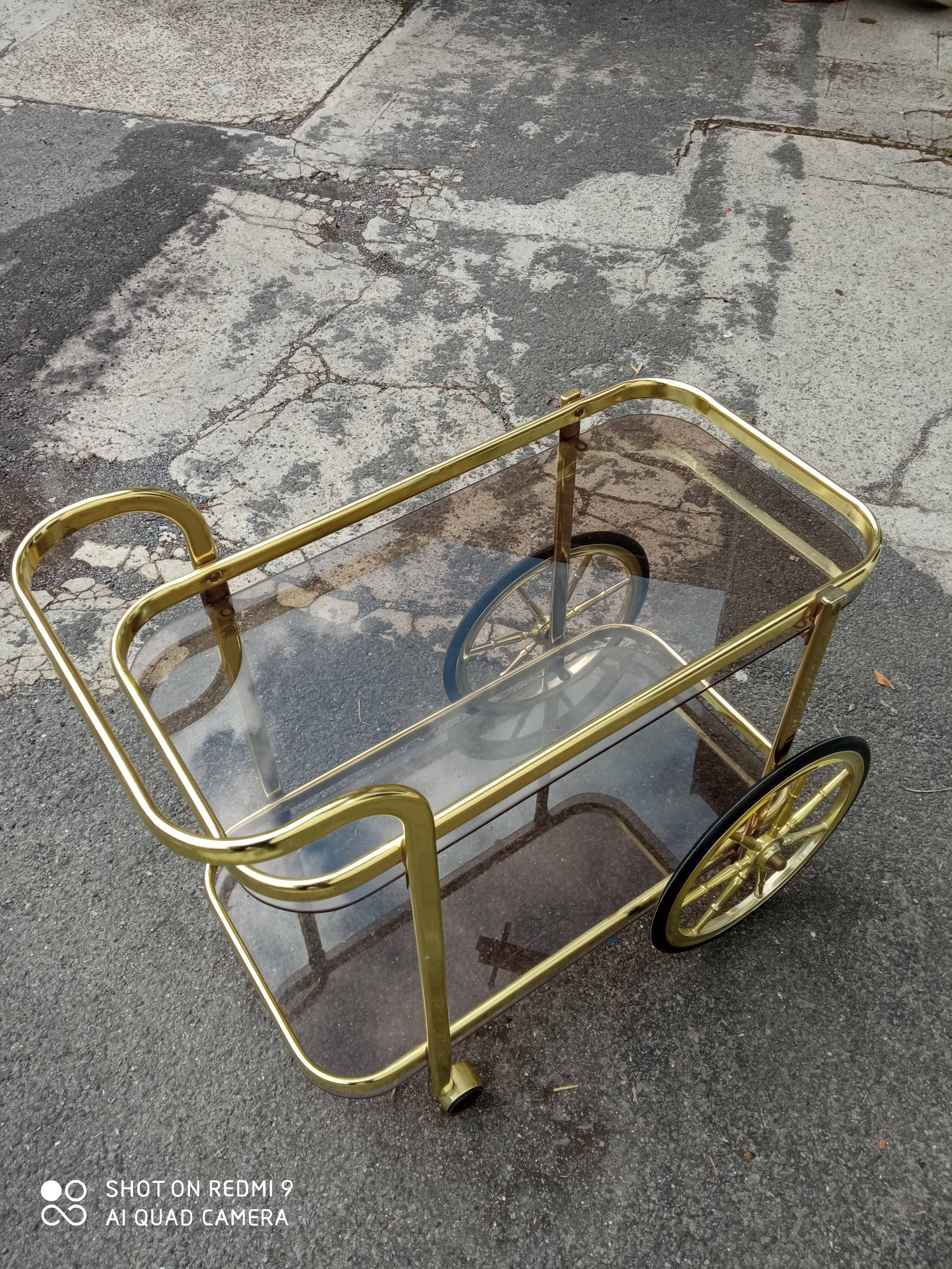 Serving table of the 70