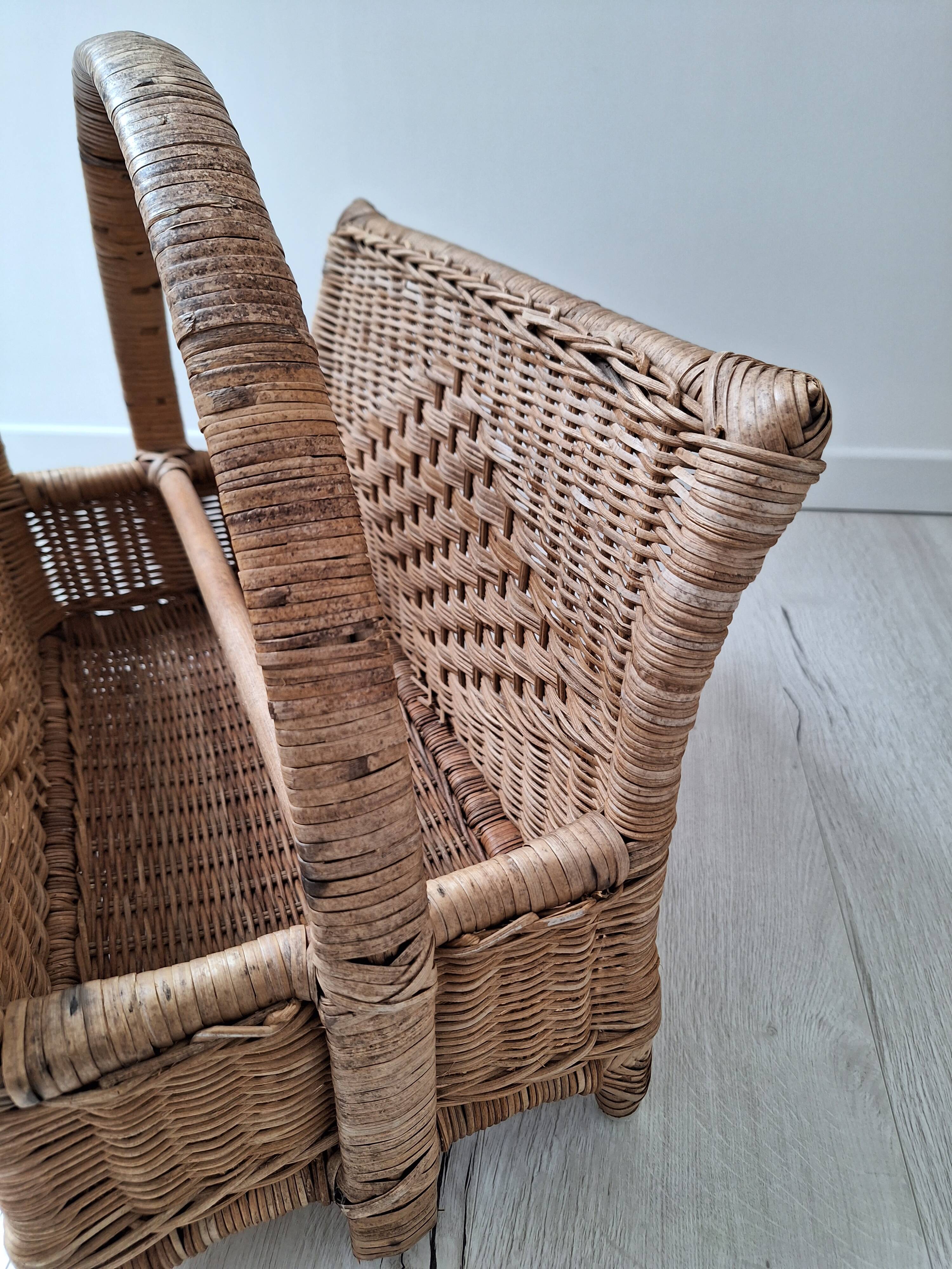 Rattan magazine holder