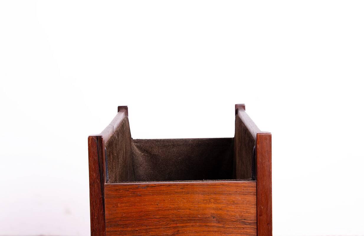Danish magazine rack in rosewood and leather, 1960.