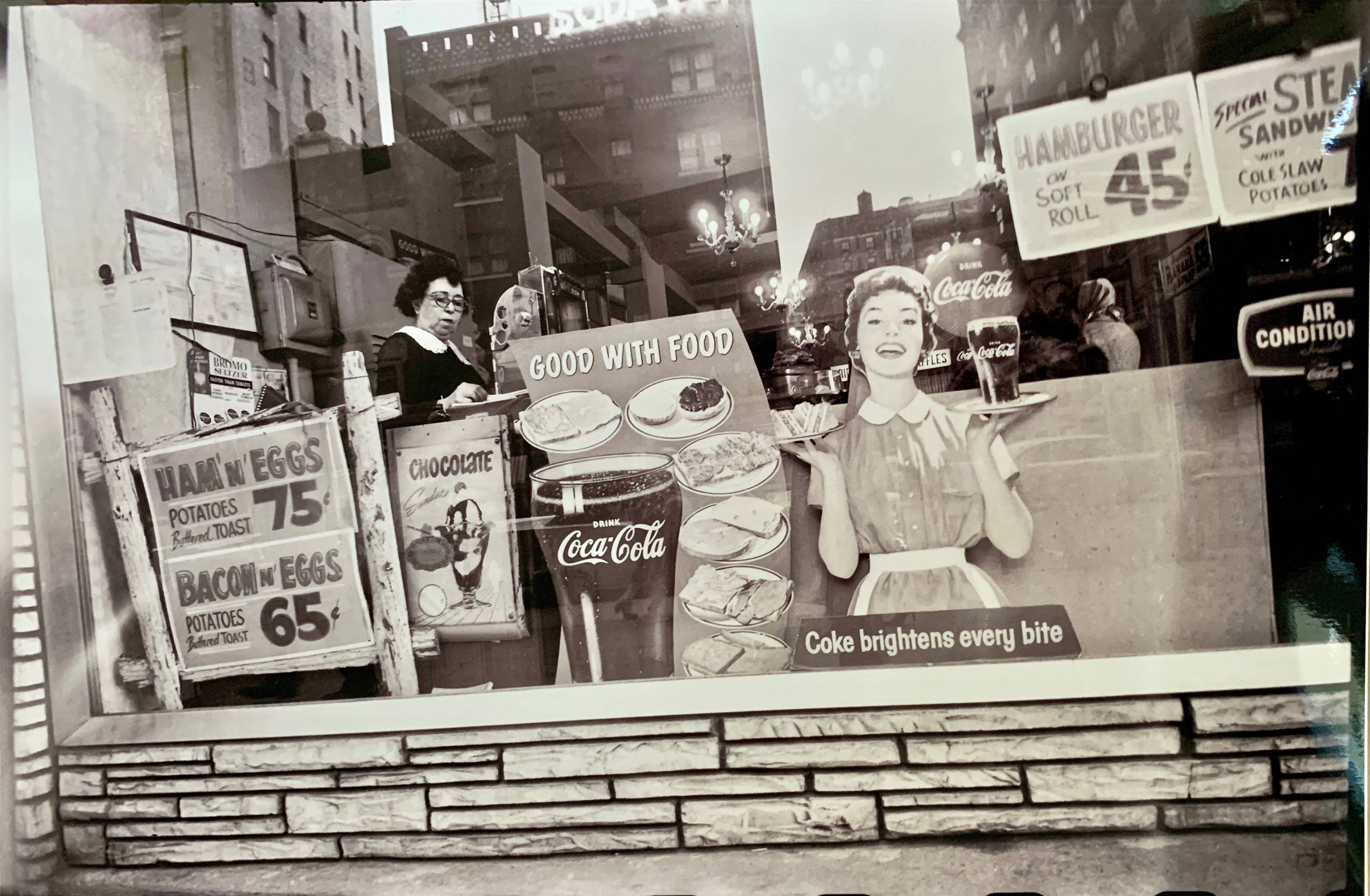 Instantané urbain – Une scène authentique de New York figée en 1959