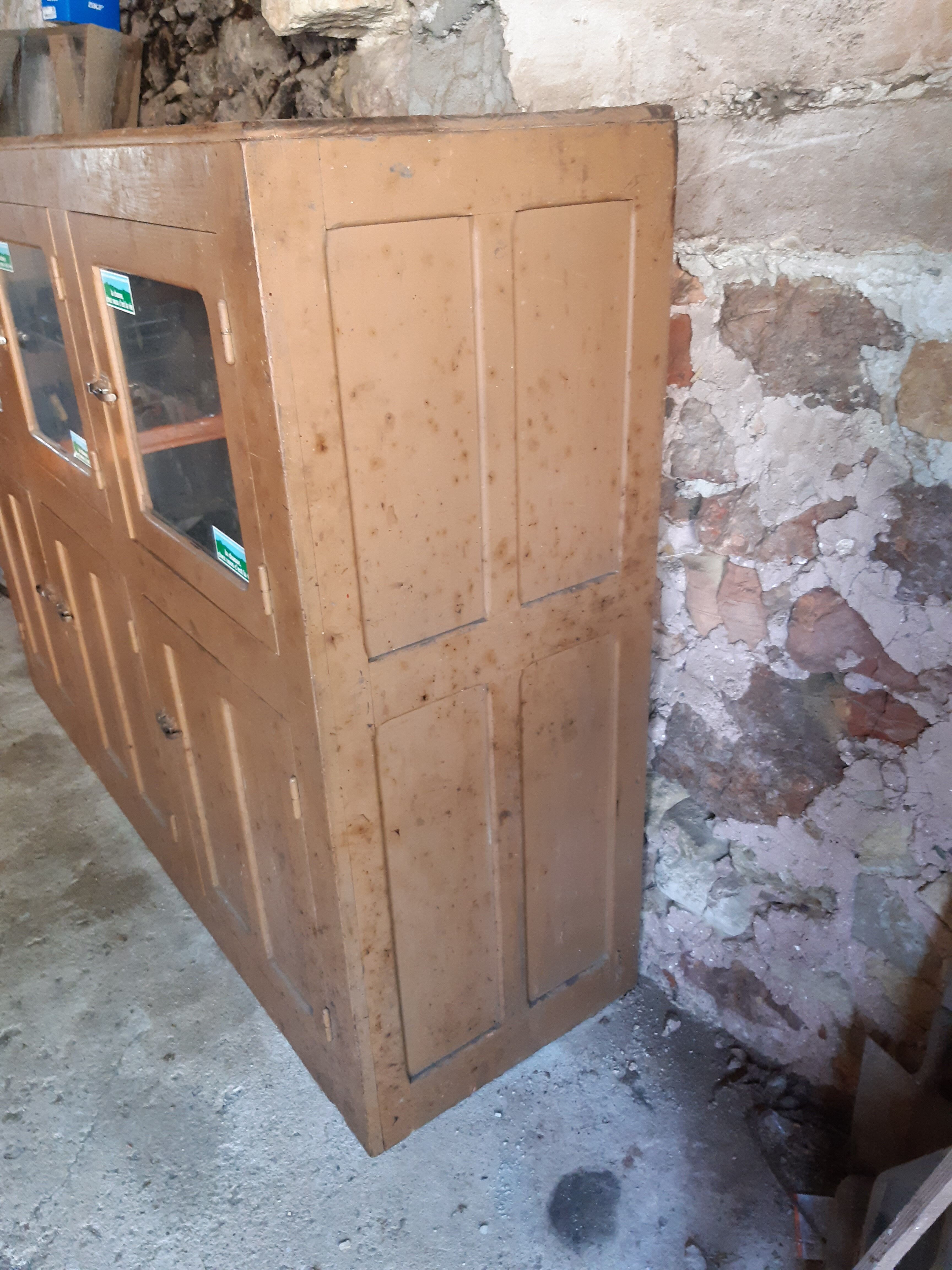 Antique gunsmith's showcase