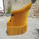 Fauteuil crapaud en velours ocre