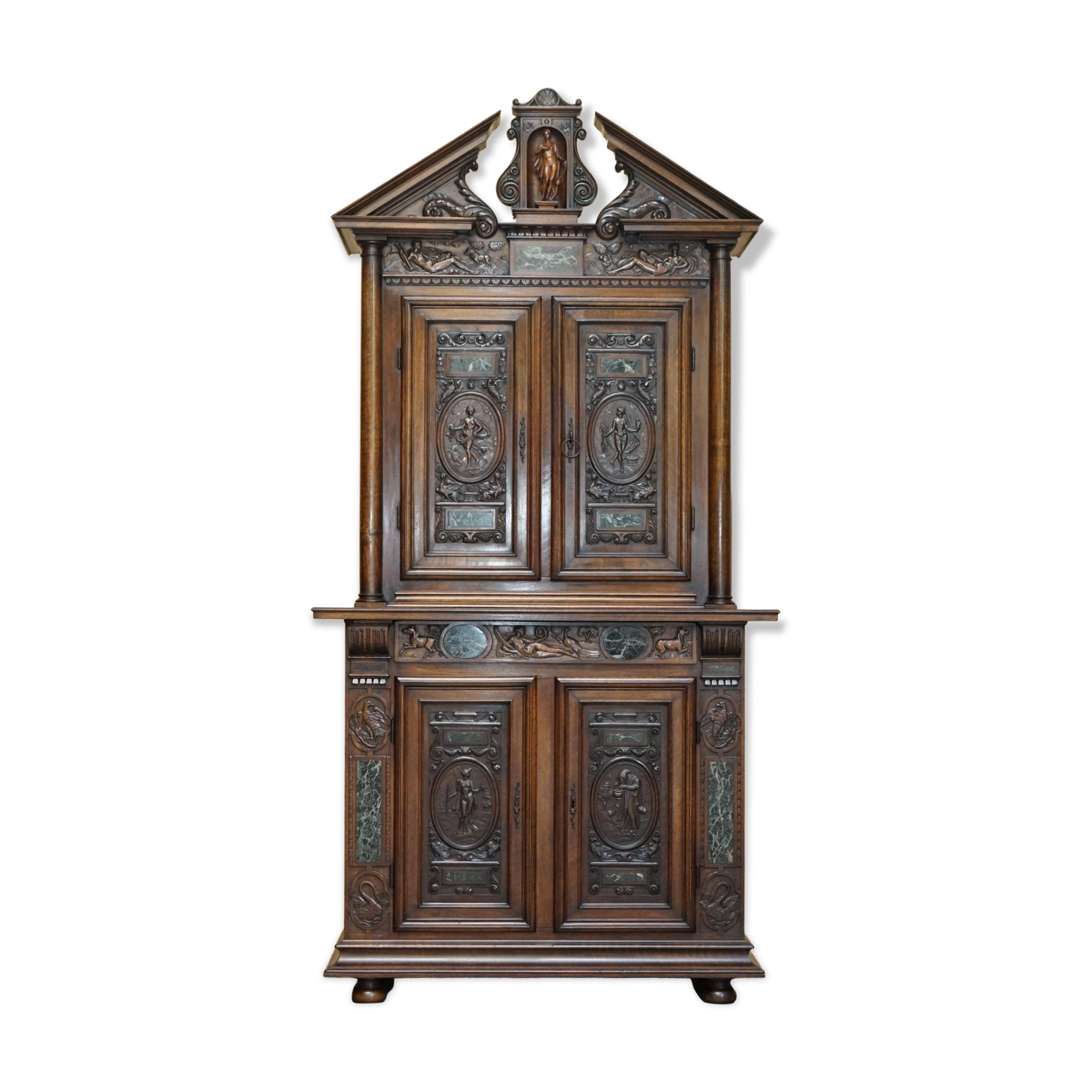 Cabinet Louis XIII revival en noyer et marbre sculpté
