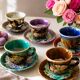 Tasses et soucoupes Morvan en céramique émaillée polychrome