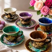 Tasses et soucoupes Morvan en céramique émaillée polychrome