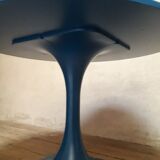 Table ronde piétement d'Étienne Fermigier 1970
