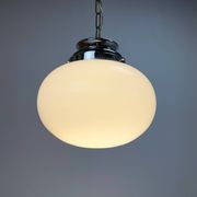 Pendentif ovale italien en opaline du milieu du siècle, années 1960