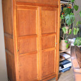 Armoire-penderie parisienne