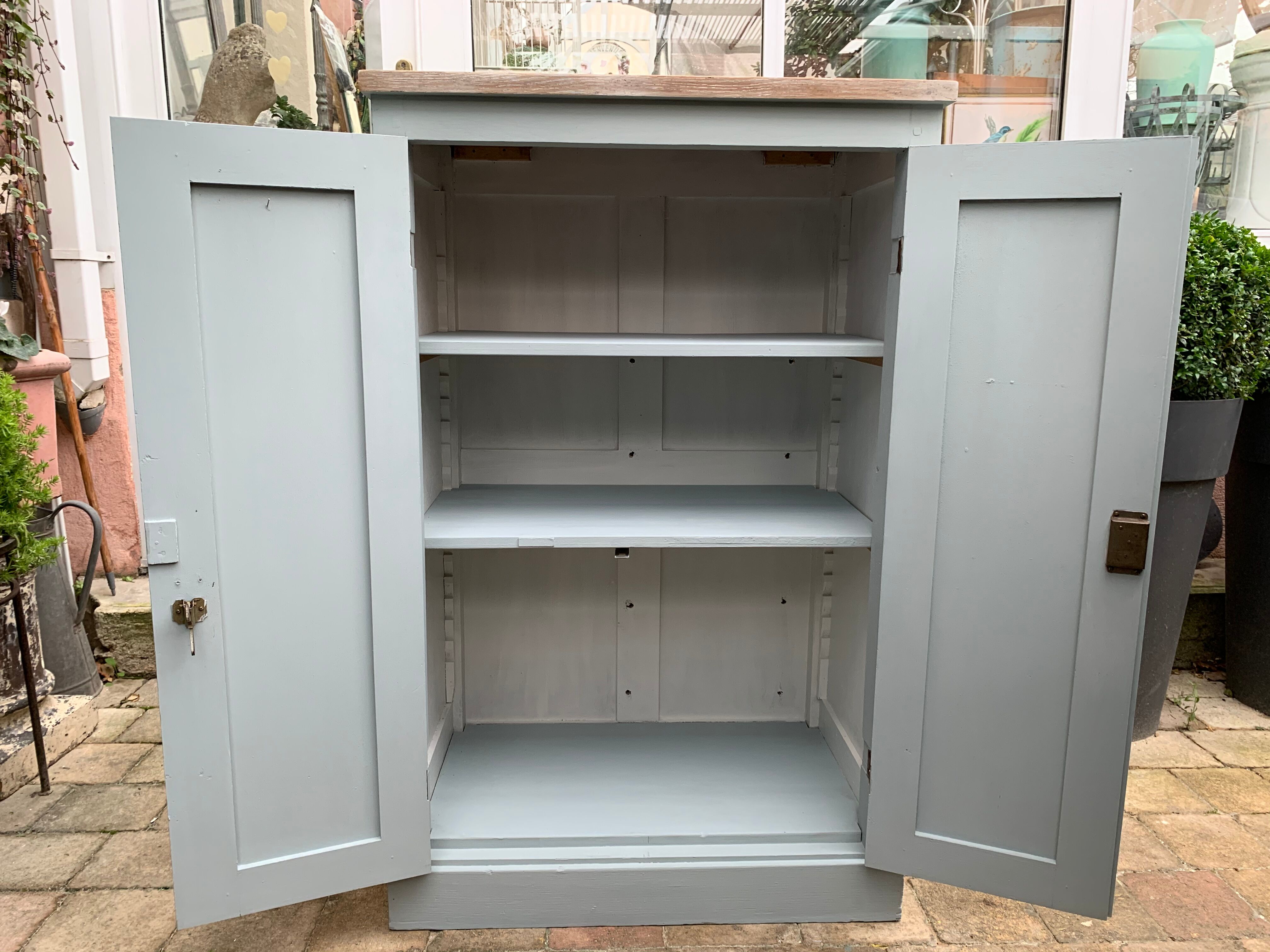 Parisian buffet green grey