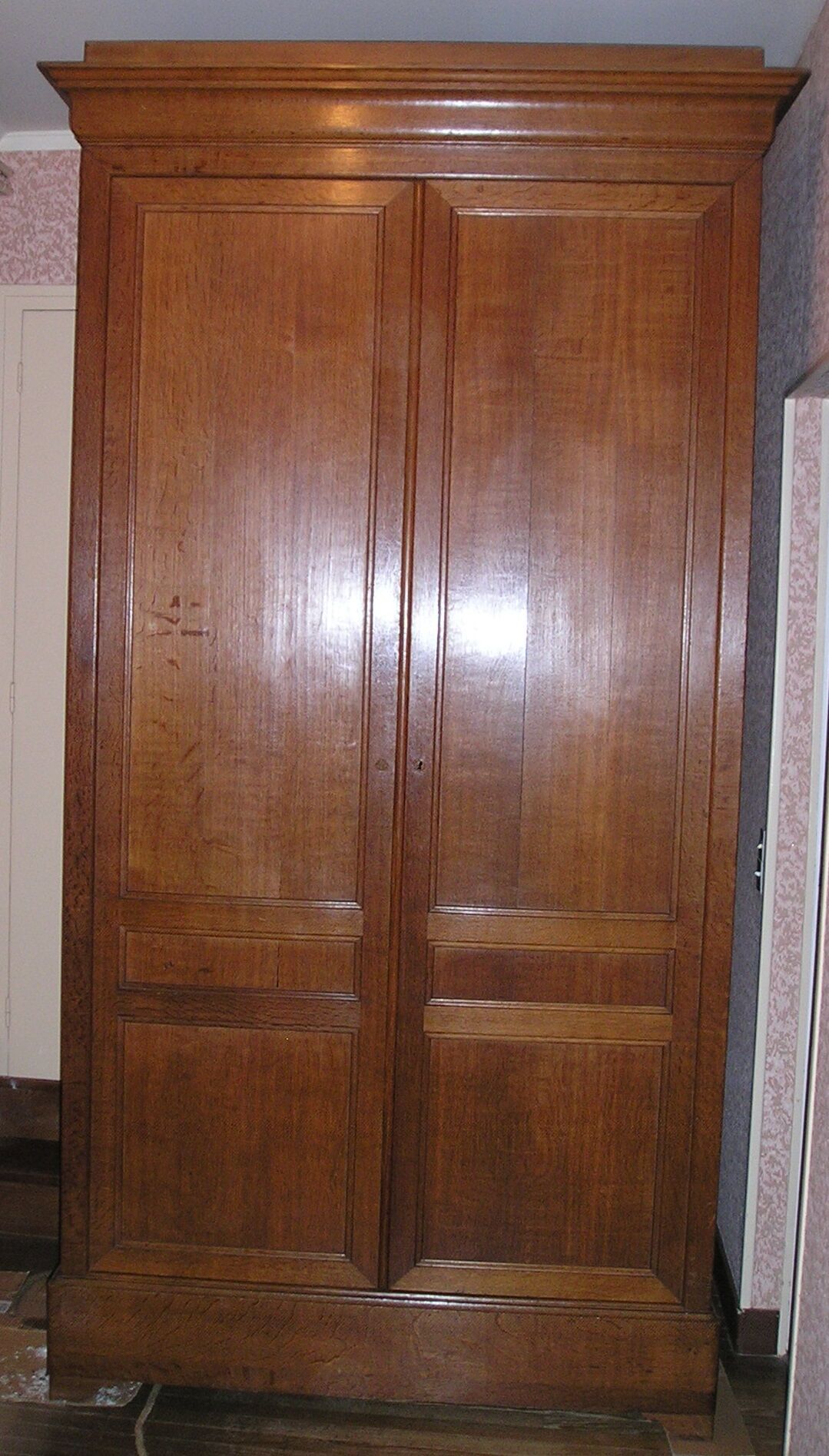 Louis Philippe sacristy cabinet in blond oak