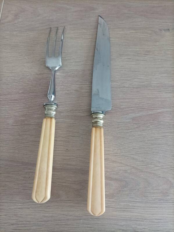 Cutting cutlery