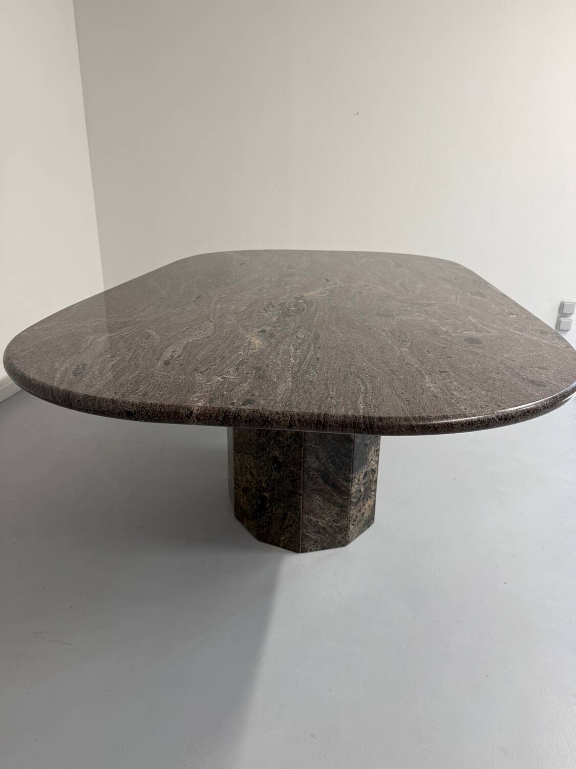 Vintage 80s Italian design marble dining table