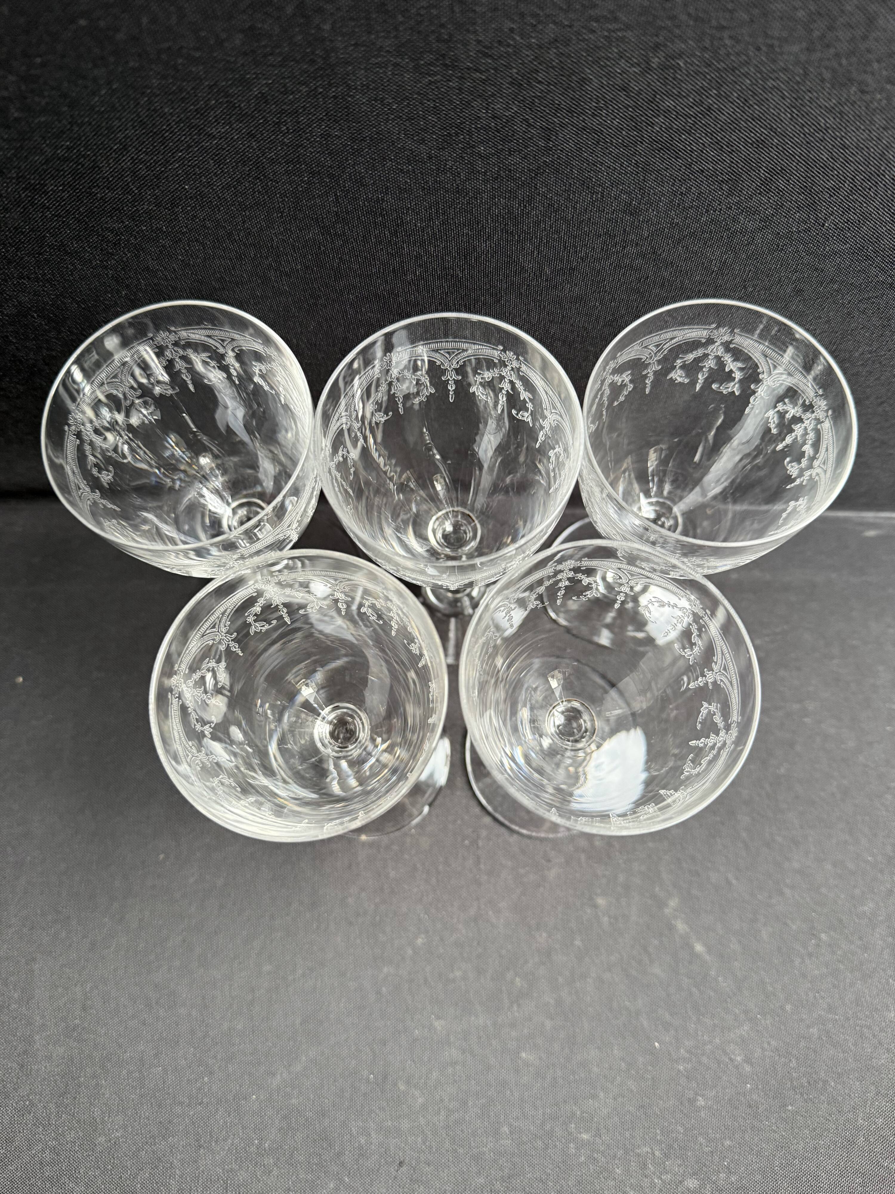 5 Saint Louis Manon wine glasses