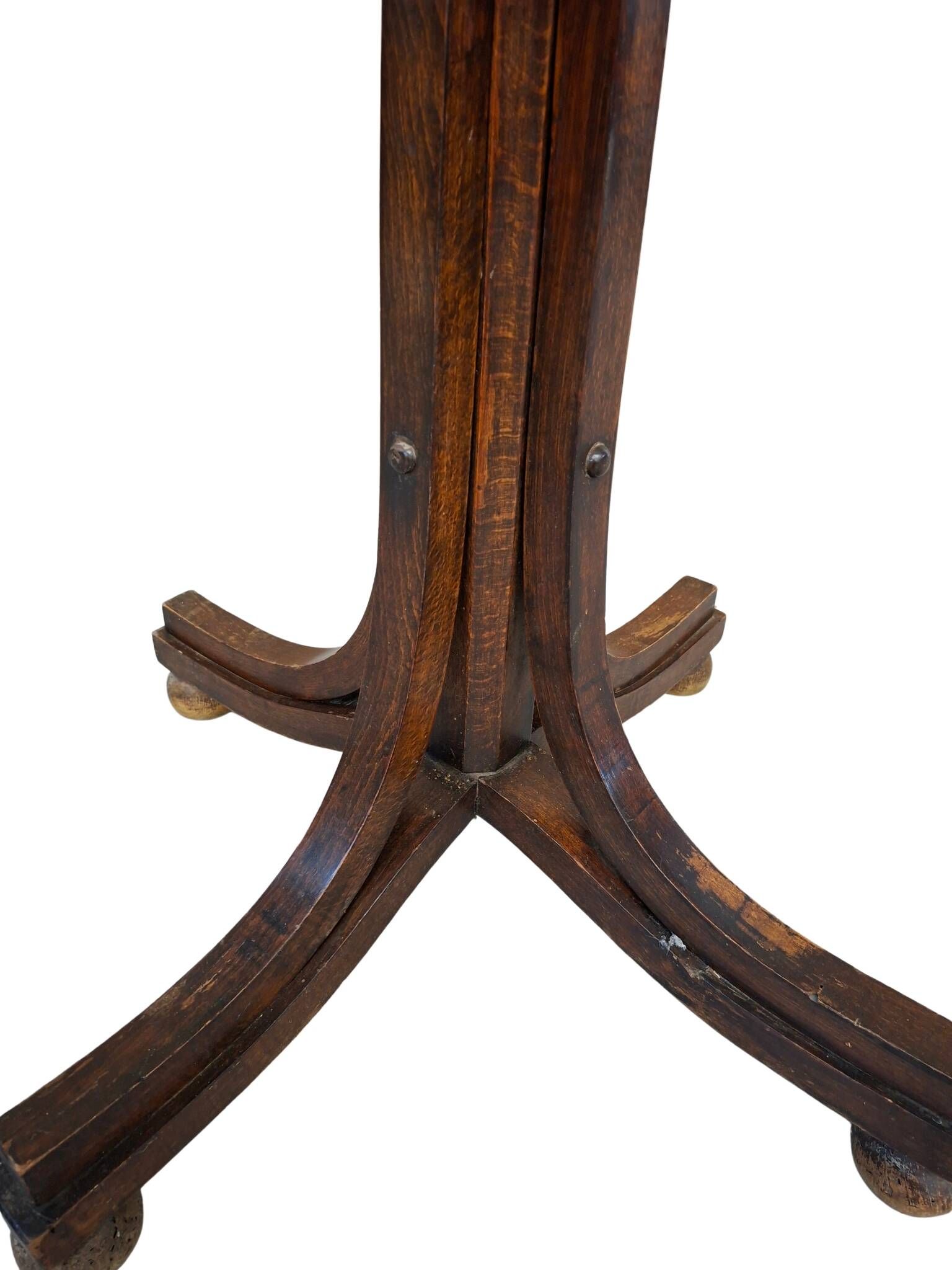 Elegante Appendiabiti a Colonna Stile Thonet