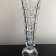 Vase haut verre taillé