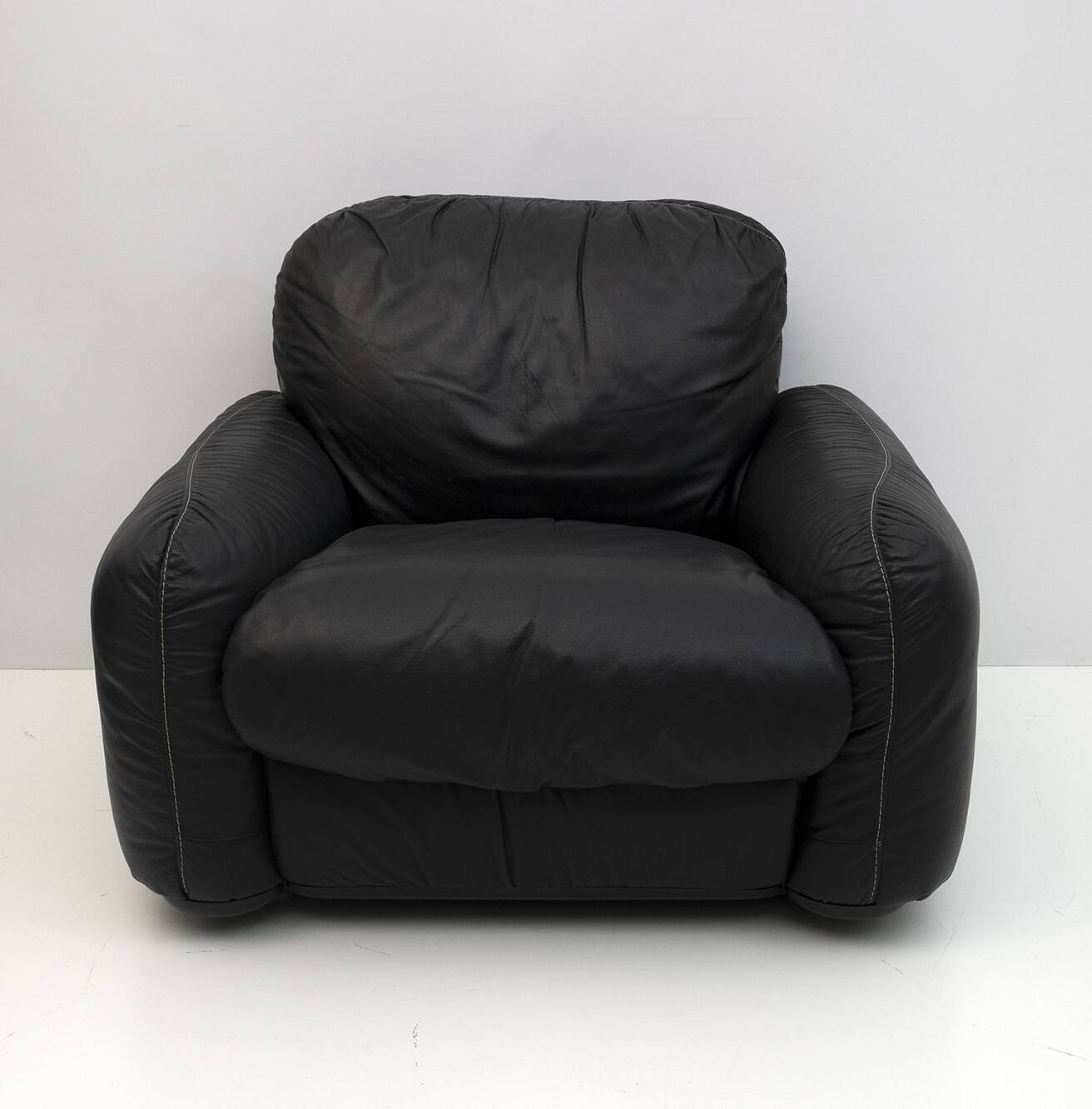 Pair of Piumotto Italian Leather Armchairs by Arrigo Arrighi for Busnelli,