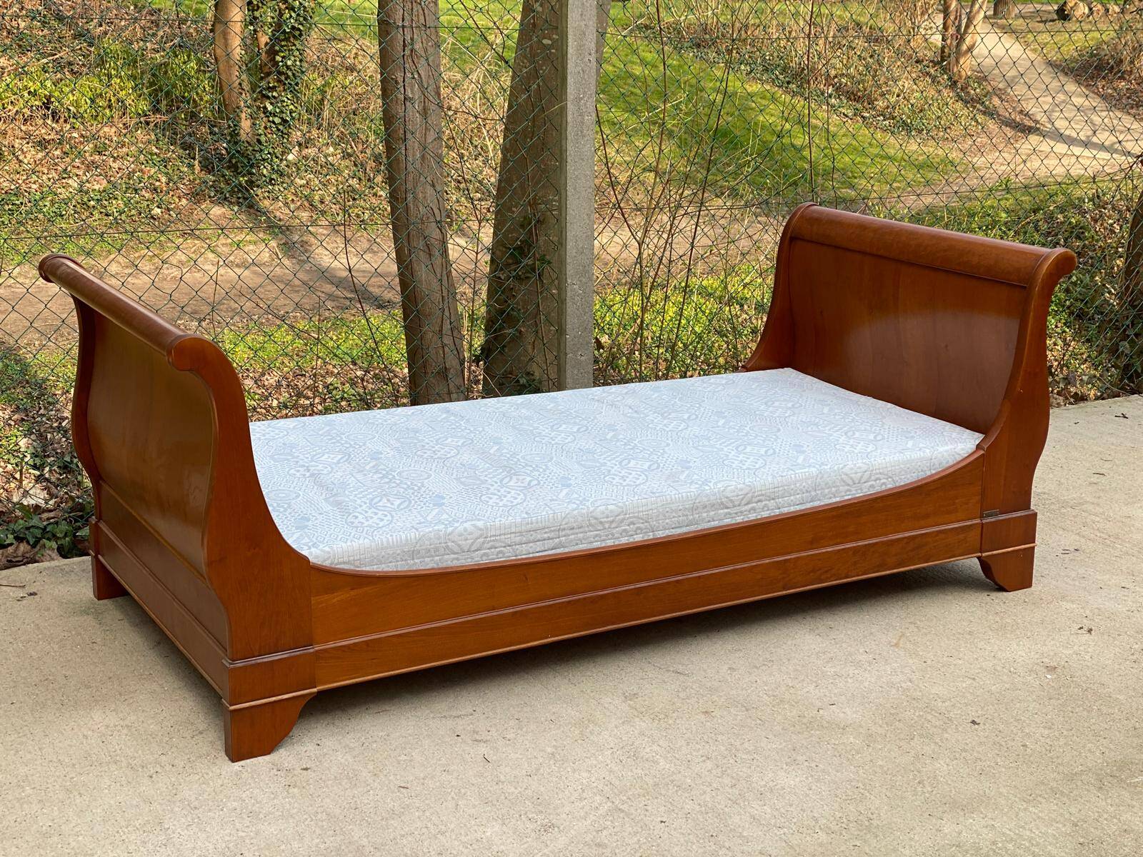 Louis Philippe Grange solid wood sleigh bed with base