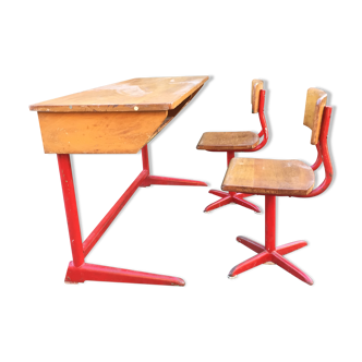 Bureau vintage enfant 2 places bois et métal avec ses 2 chaises.