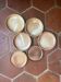 6 petites assiettes en grès